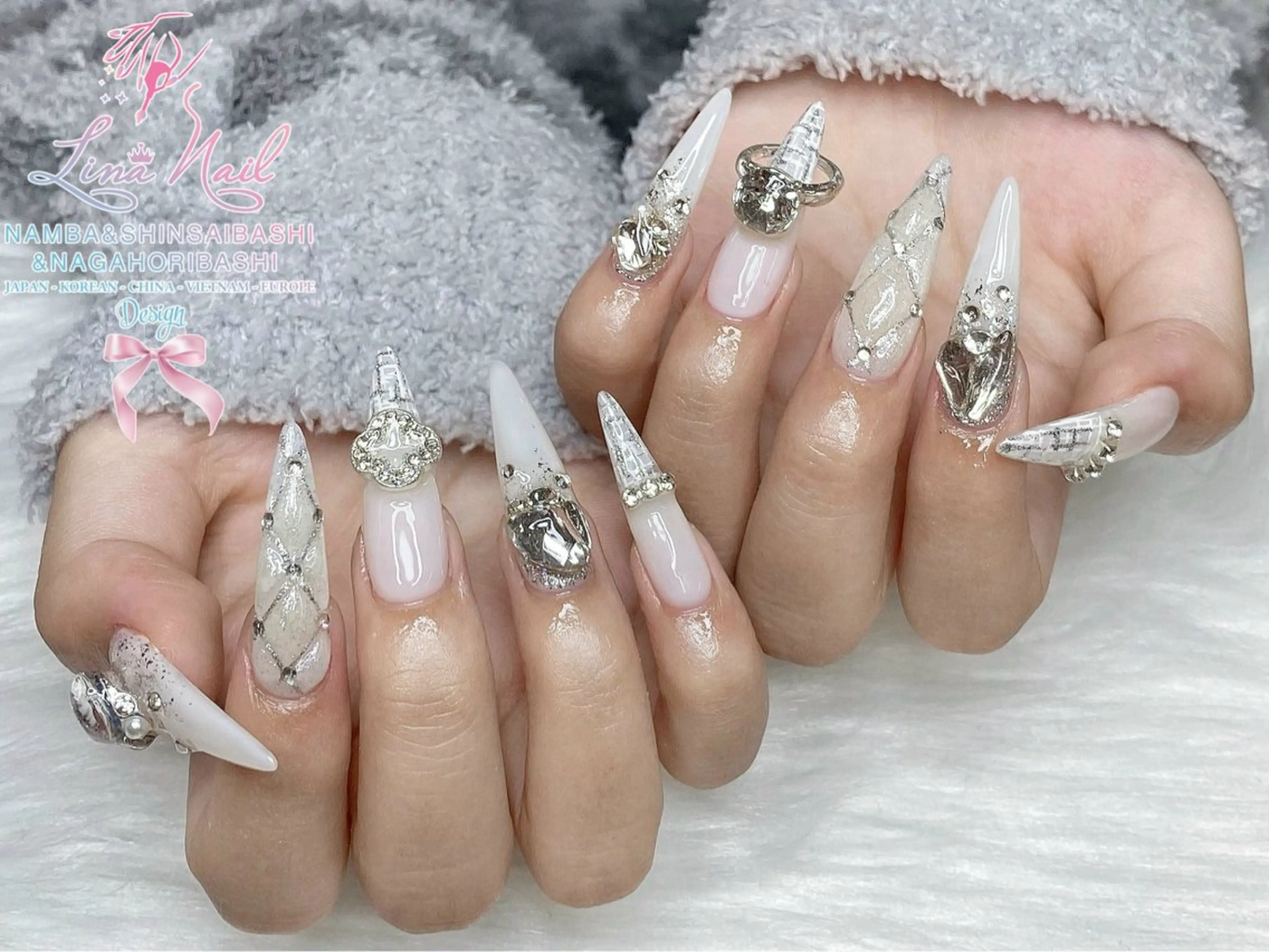 ロング 韓国風ヘア ロング クリスマス ハンドネイル 79Linanailnamba所属・Linanail Nambaのネイルデザイン