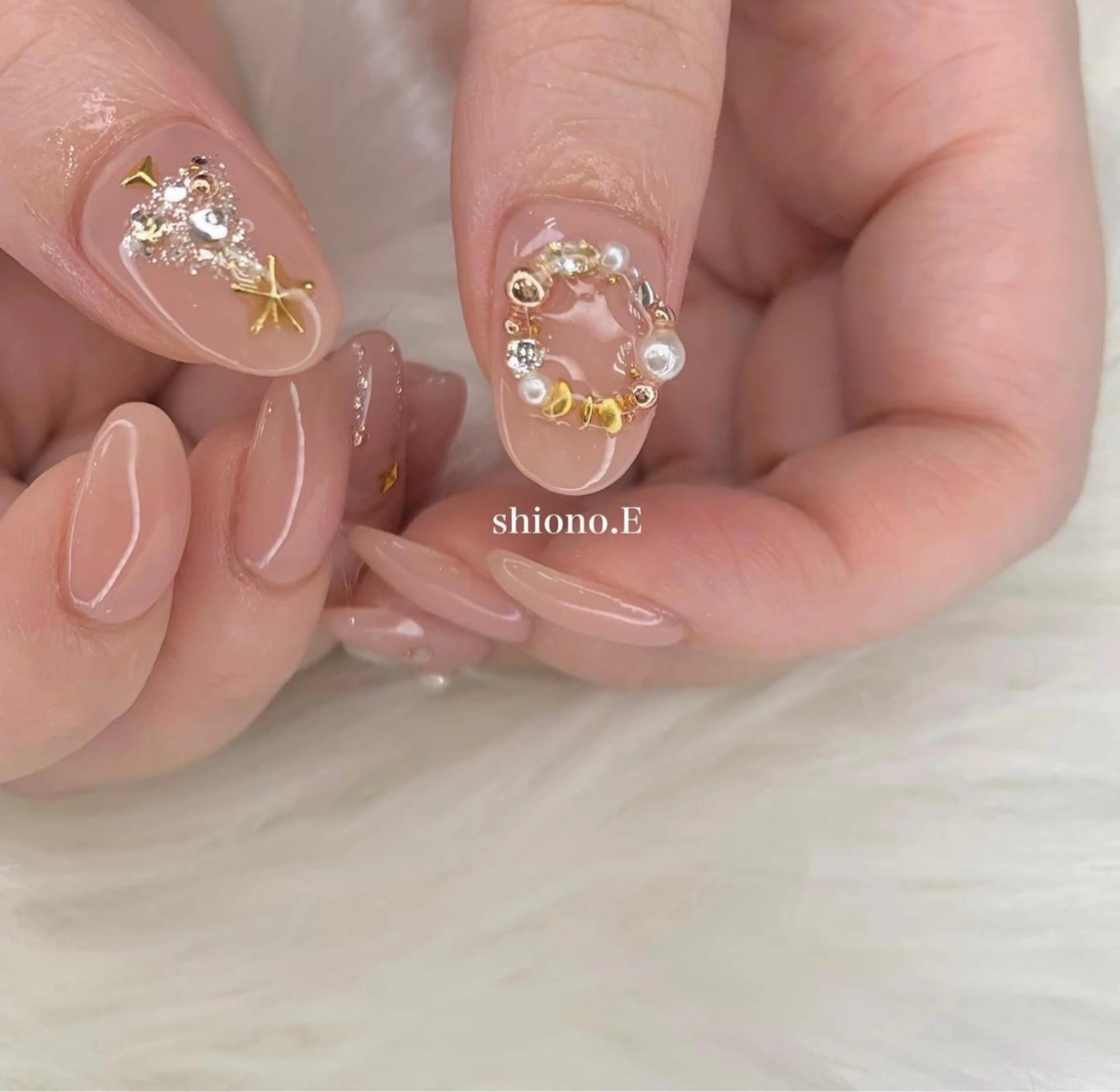 ミディアム カラー ネイル クリスマス 冬ネイル クリスマス be-cares beauty(豊川店のネイルデザイン