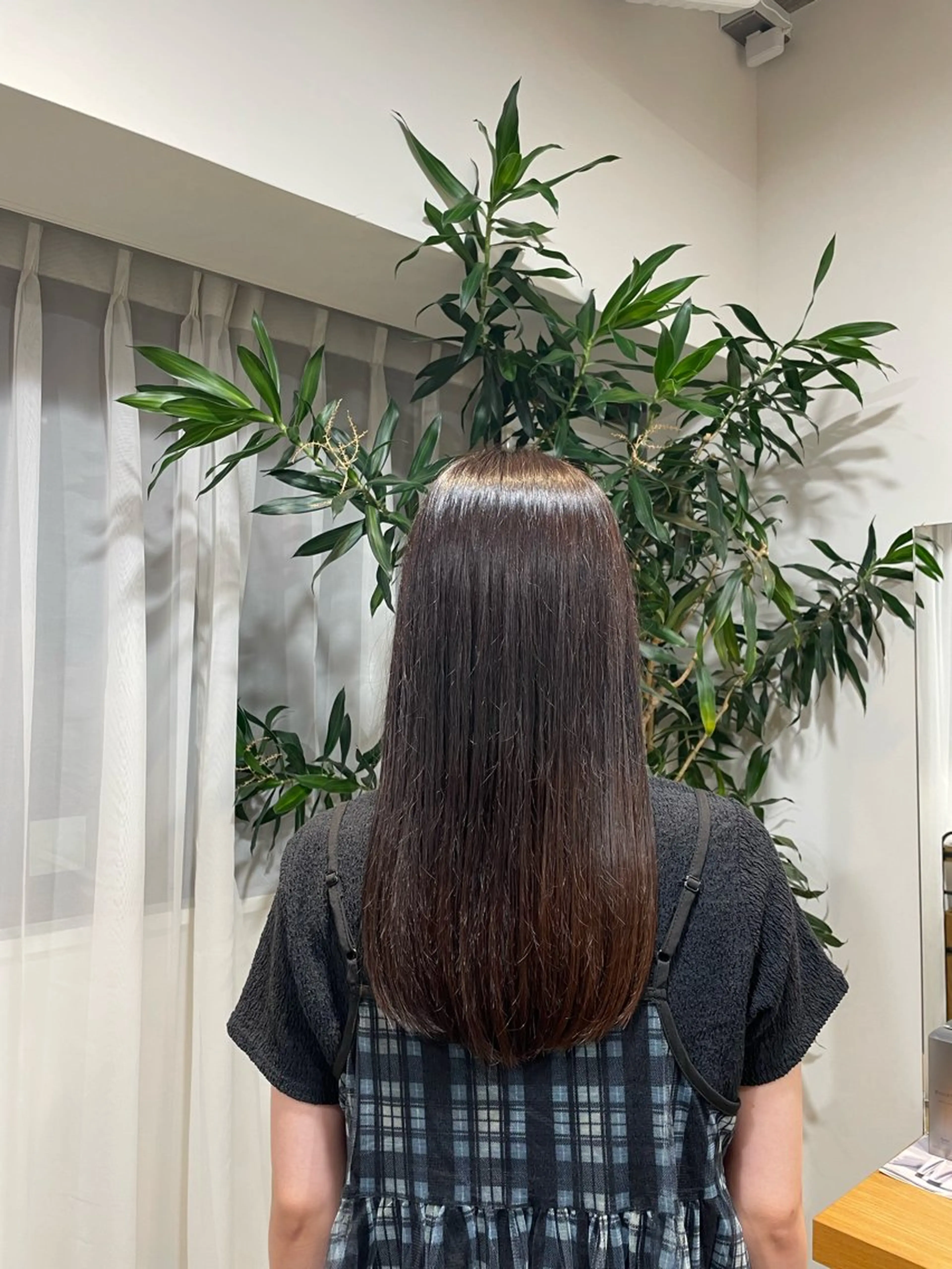 カラー 山崎 彩音のヘアスタイル