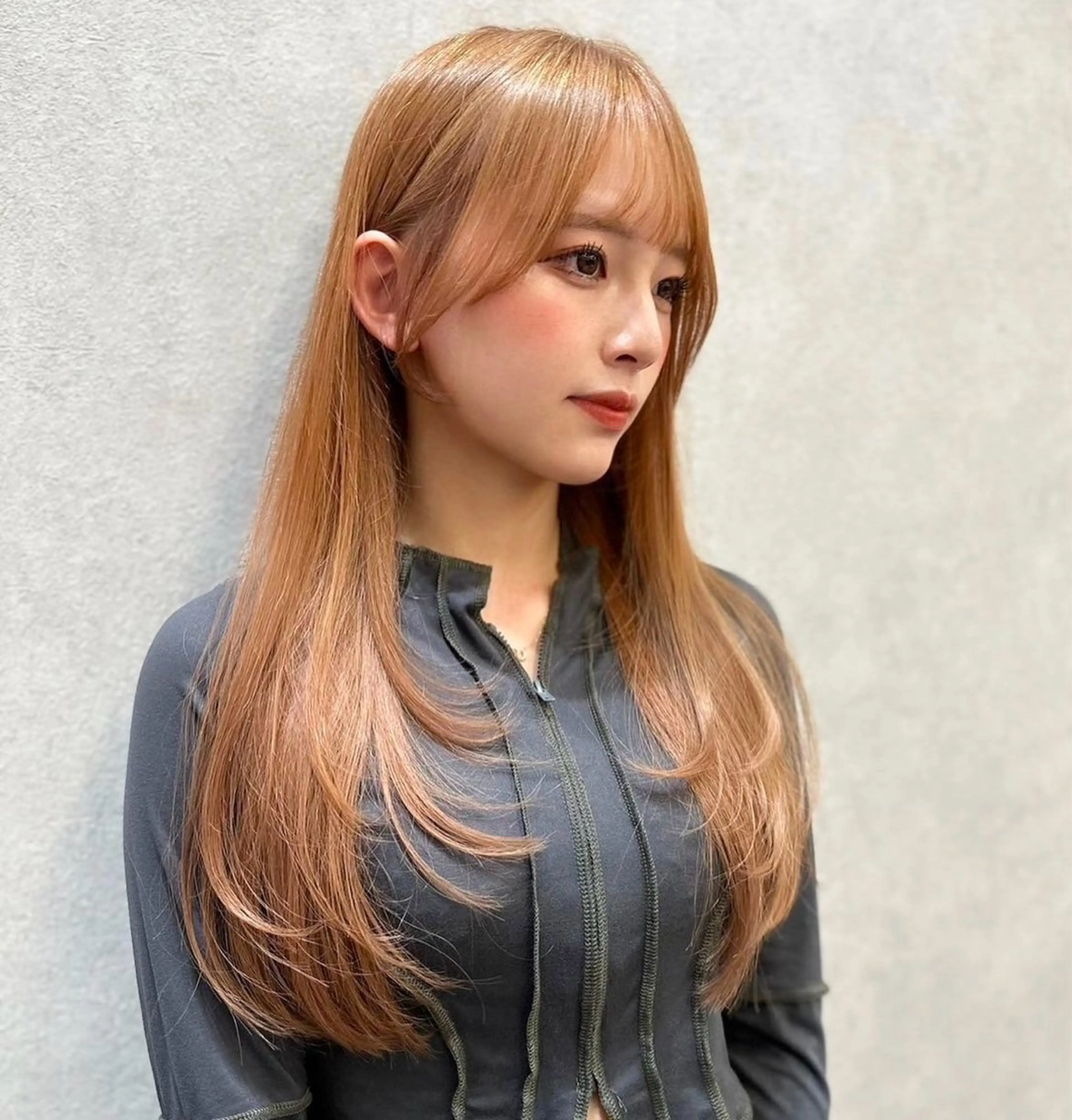 ロング 璃 音のヘアスタイル