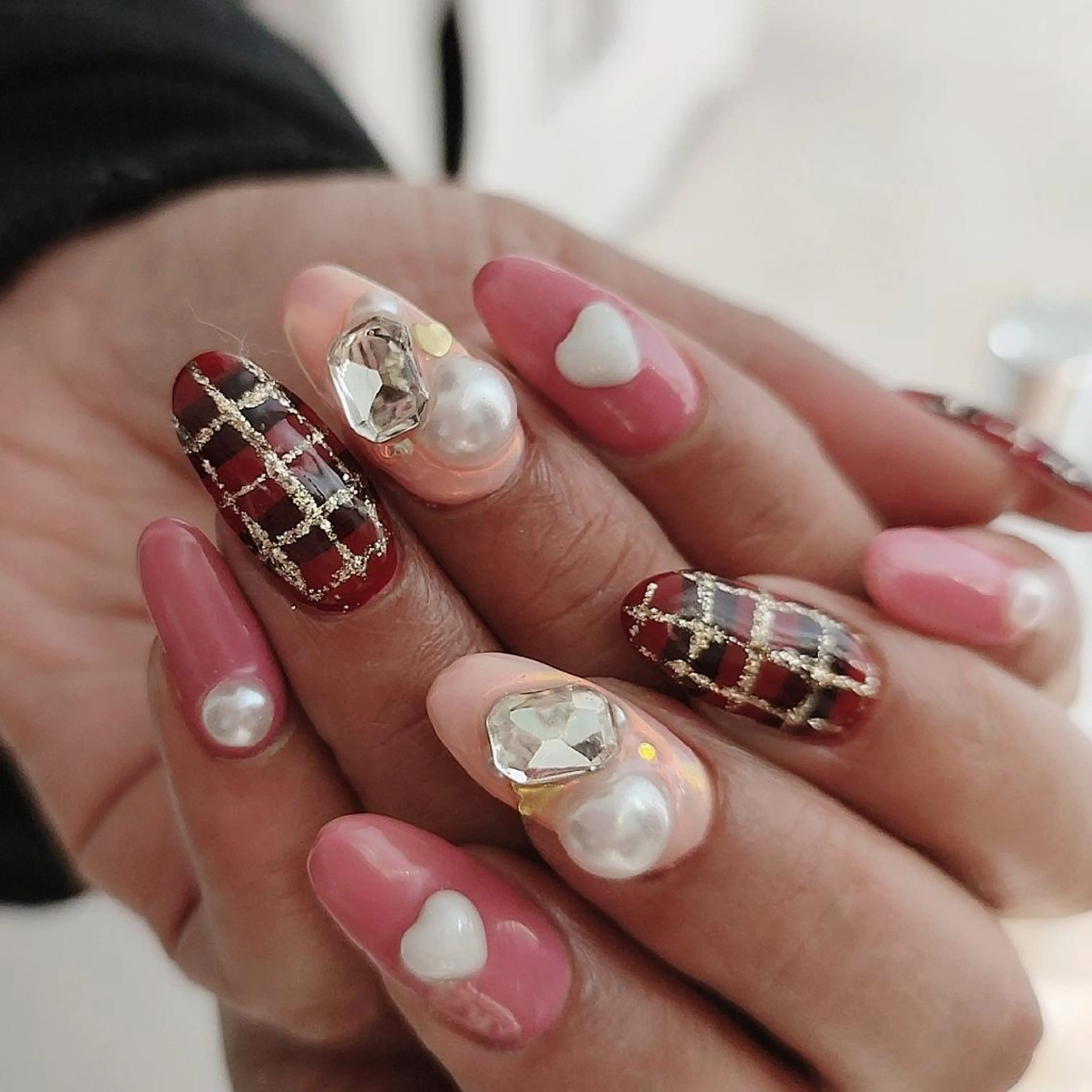 ネイル ハンドネイル RUNWAY 　　の眉毛・アイブロウイメージ