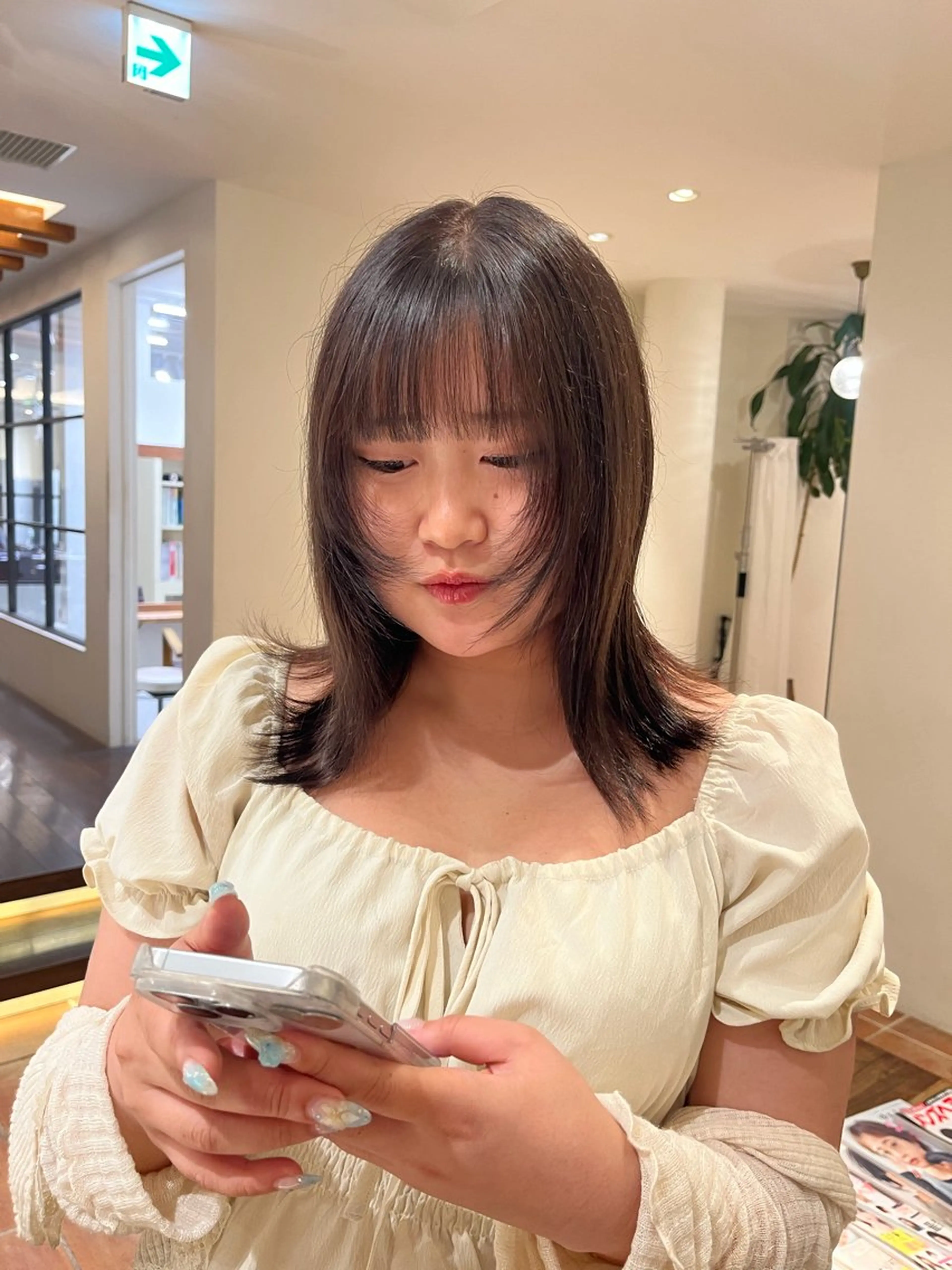 ミディアム カラー ベージュカラー ブラウンカラー ブラウンベージュ 顔まわりレイヤー 顔周りカット ヘアカラー トリートメント るな/暖色、 ベージュカラー🎀のヘアスタイル