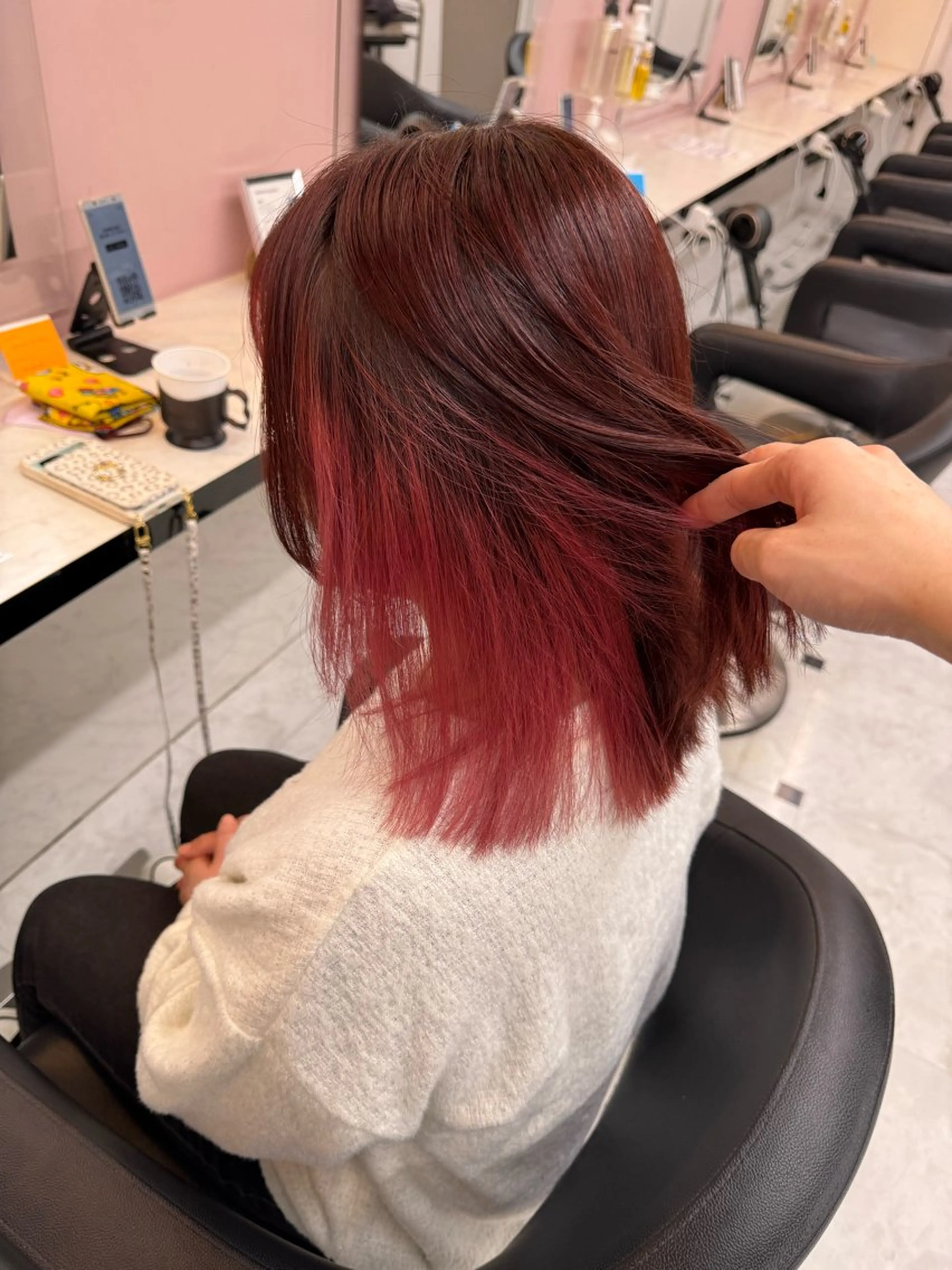 セミロング カラー ヘアアレンジ ピンクカラー ヘアカラー トリートメント 🥀レイヤー×ハイト ーントレンドヘア🥀のヘアスタイル