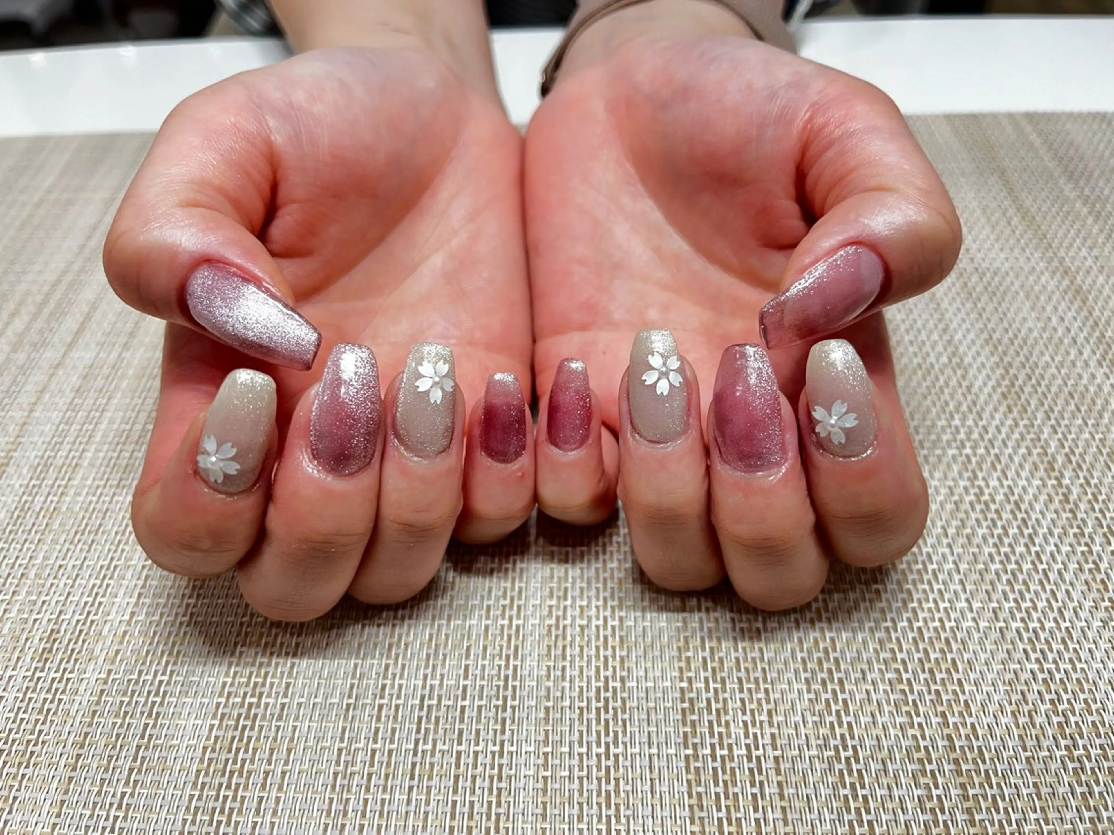 ネイル アートネイル 桜ネイル マグネットネイル ハンドネイル プライベートサロン N's Nailのネイルデザイン