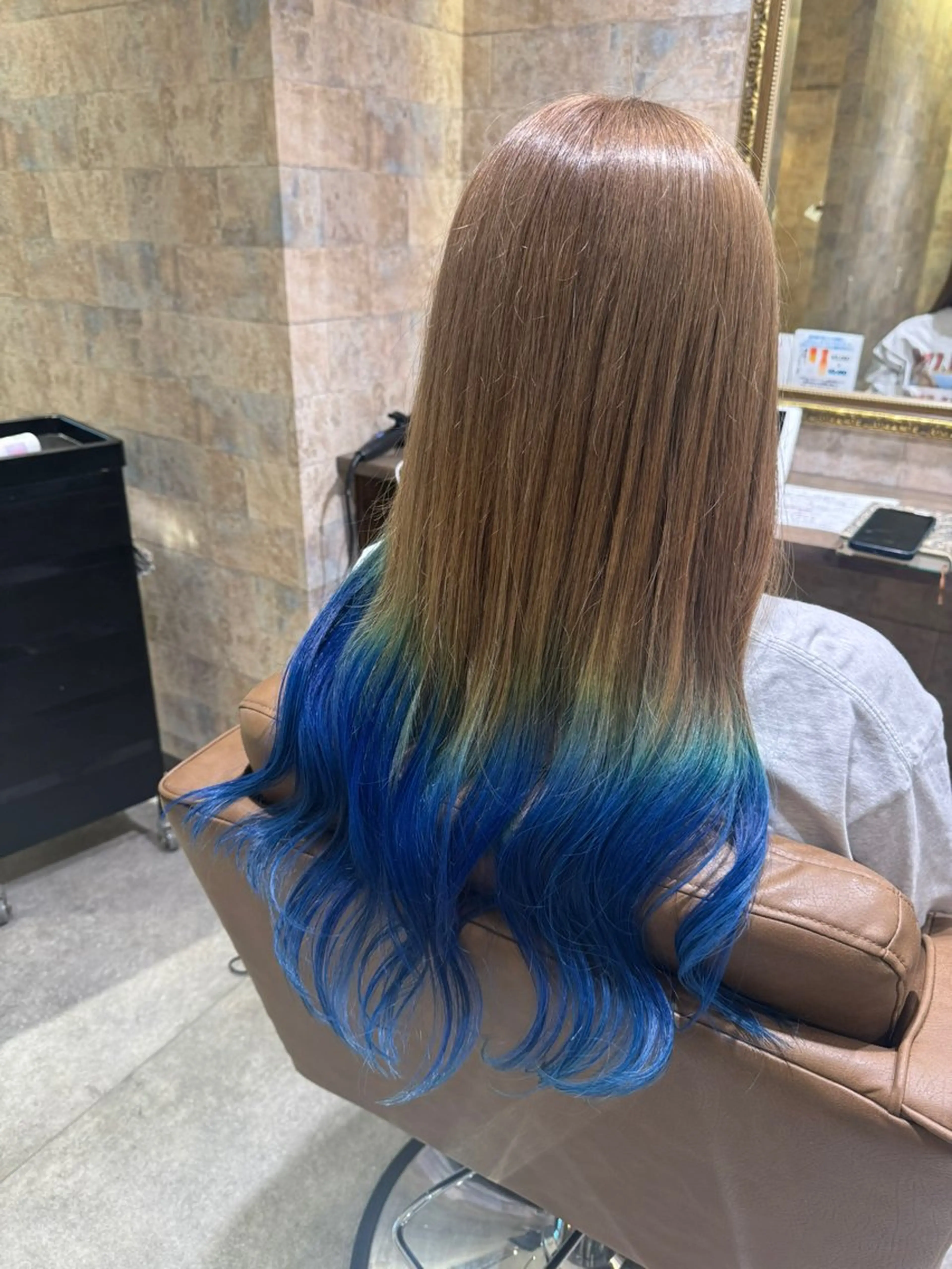 ロング ヘアカラー 土屋朱理/ ハイトーンカラーのヘアスタイル