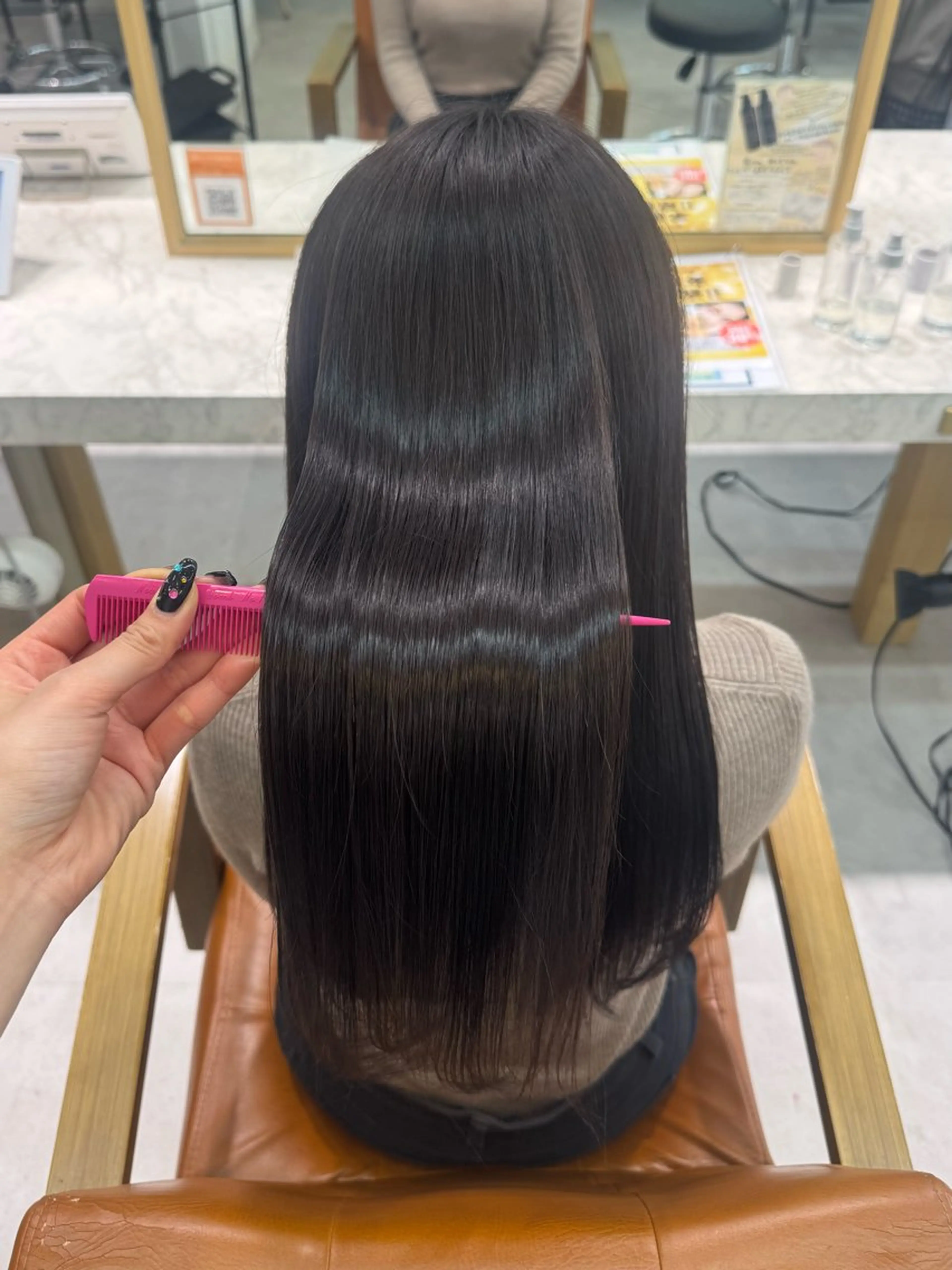 ロング ヘアカラー 野中 悠那のヘアスタイル