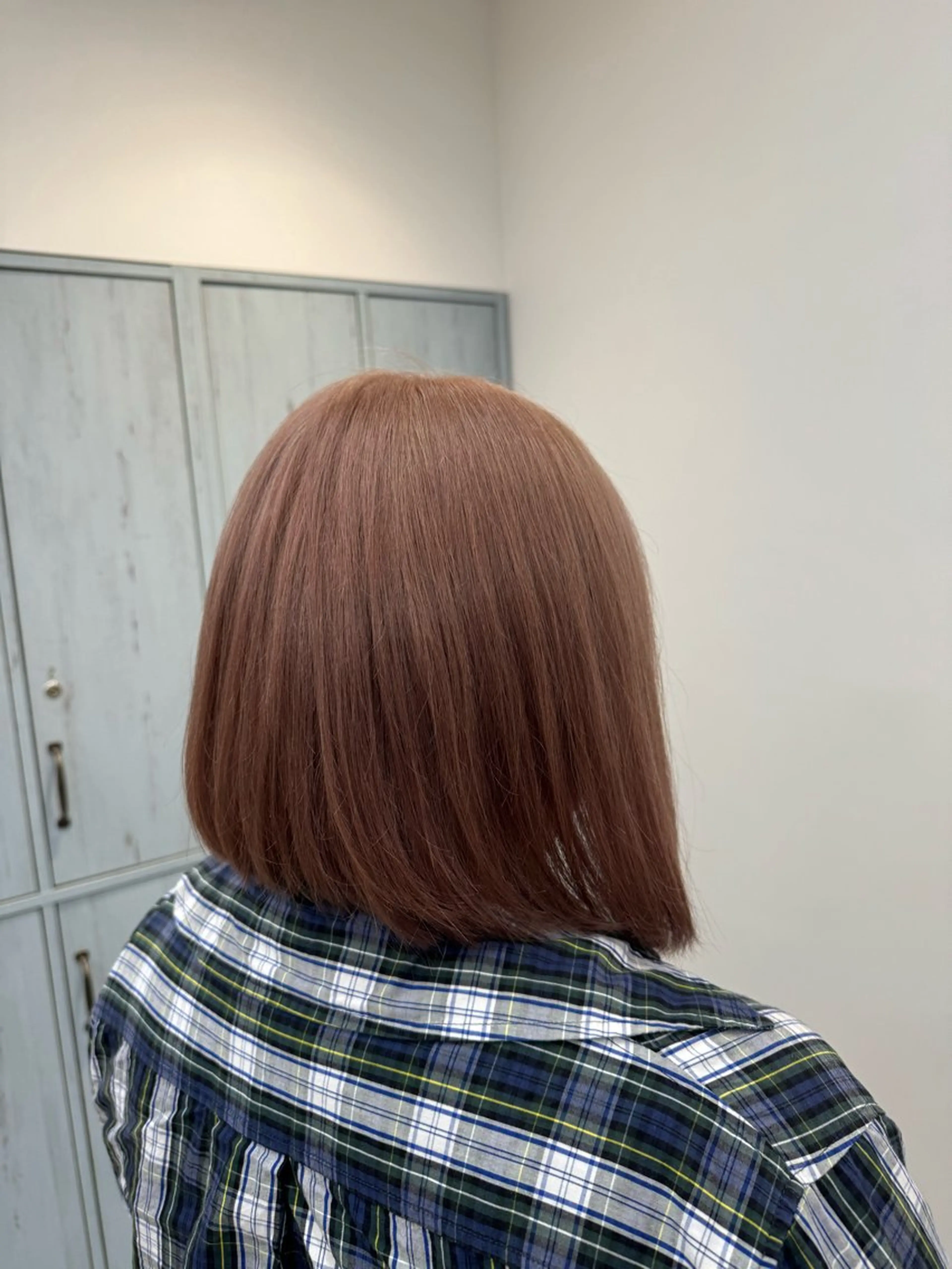 ミディアム カラー 切りっぱなしボブ ミディアムパーマ バレイヤージュ ベージュカラー ブリーチ ヘアカラー hono🐬カラー 特化/ハイトーンのヘアスタイル