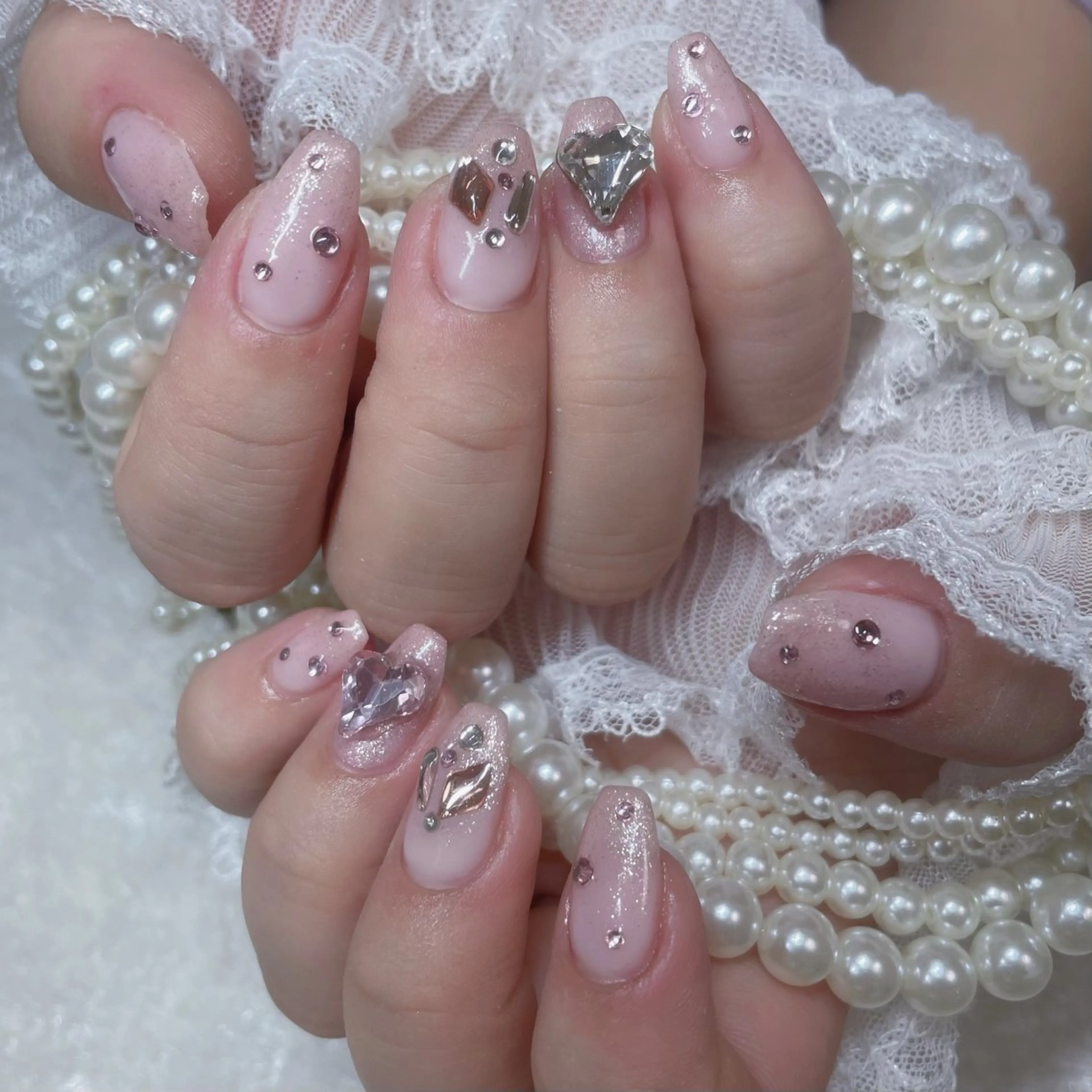 ネイル ハンドネイル MINAMI໒꒱ Y2K、韓国ガーリーのネイルデザイン