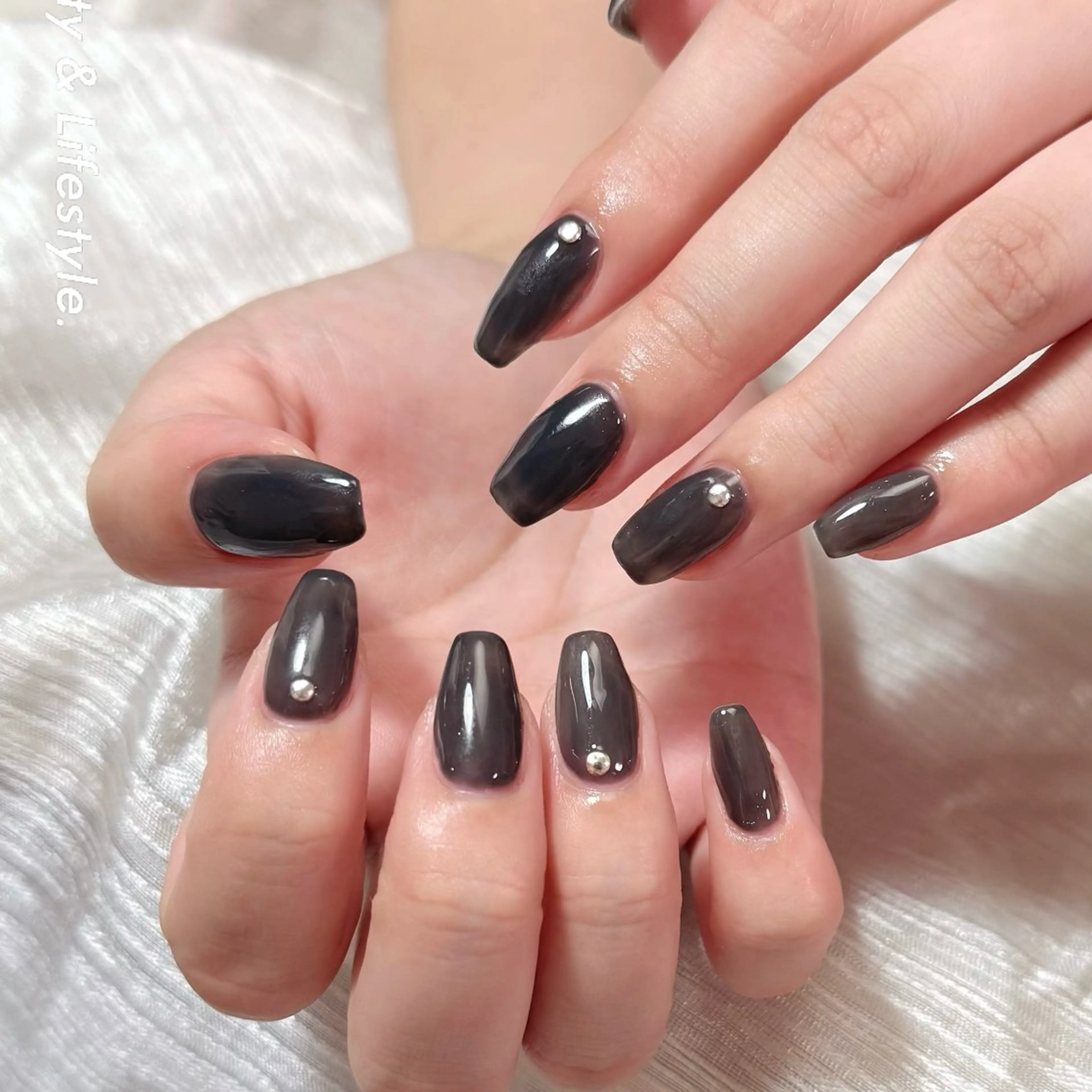 ネイル ハンドネイル エクラNailサロン ミオのネイルデザイン