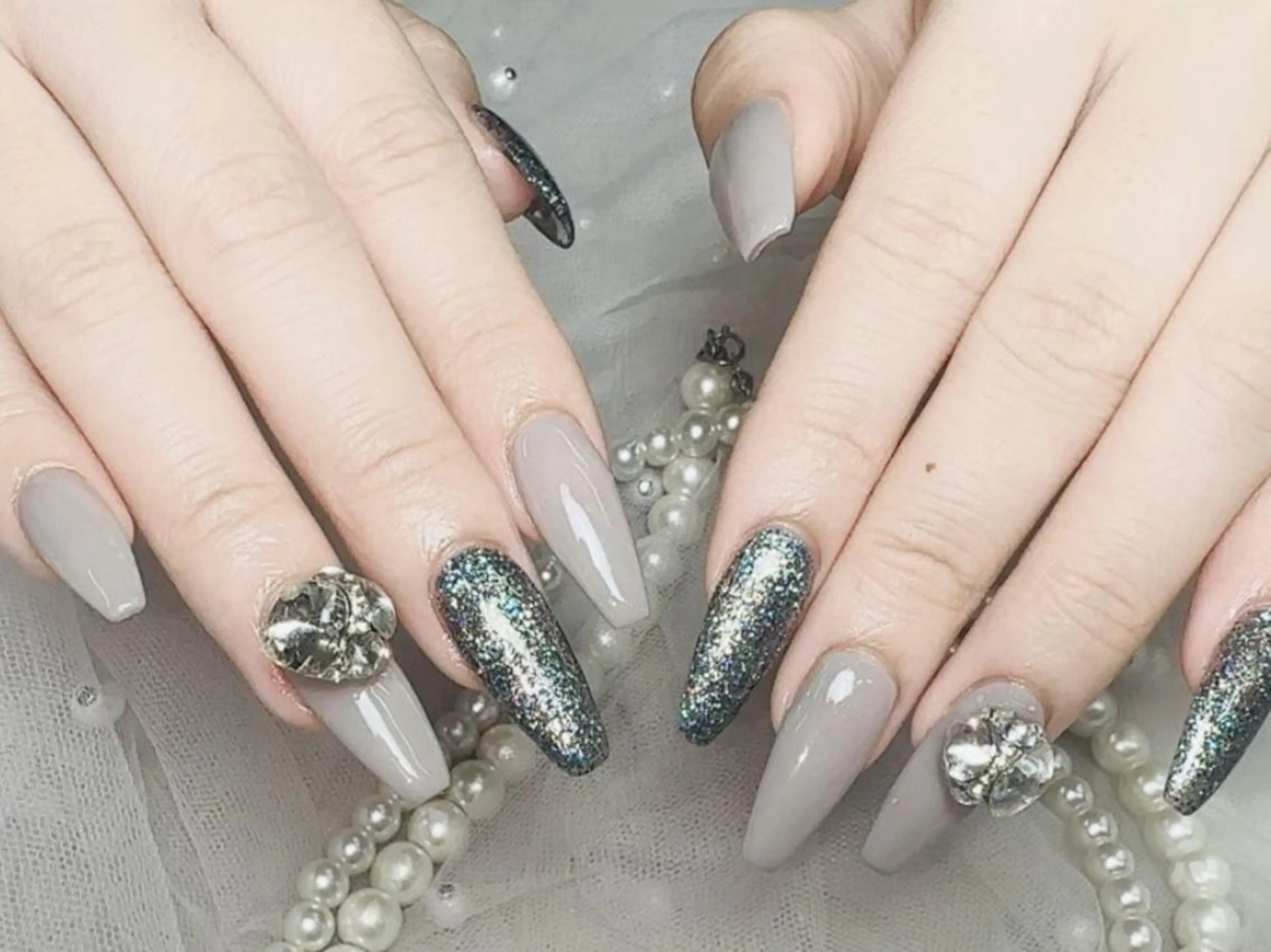 メンズ ネイル アートネイル フレンチネイル ジェルネイル キラキラネイル パラジェル Bloom kabukiのネイルデザイン