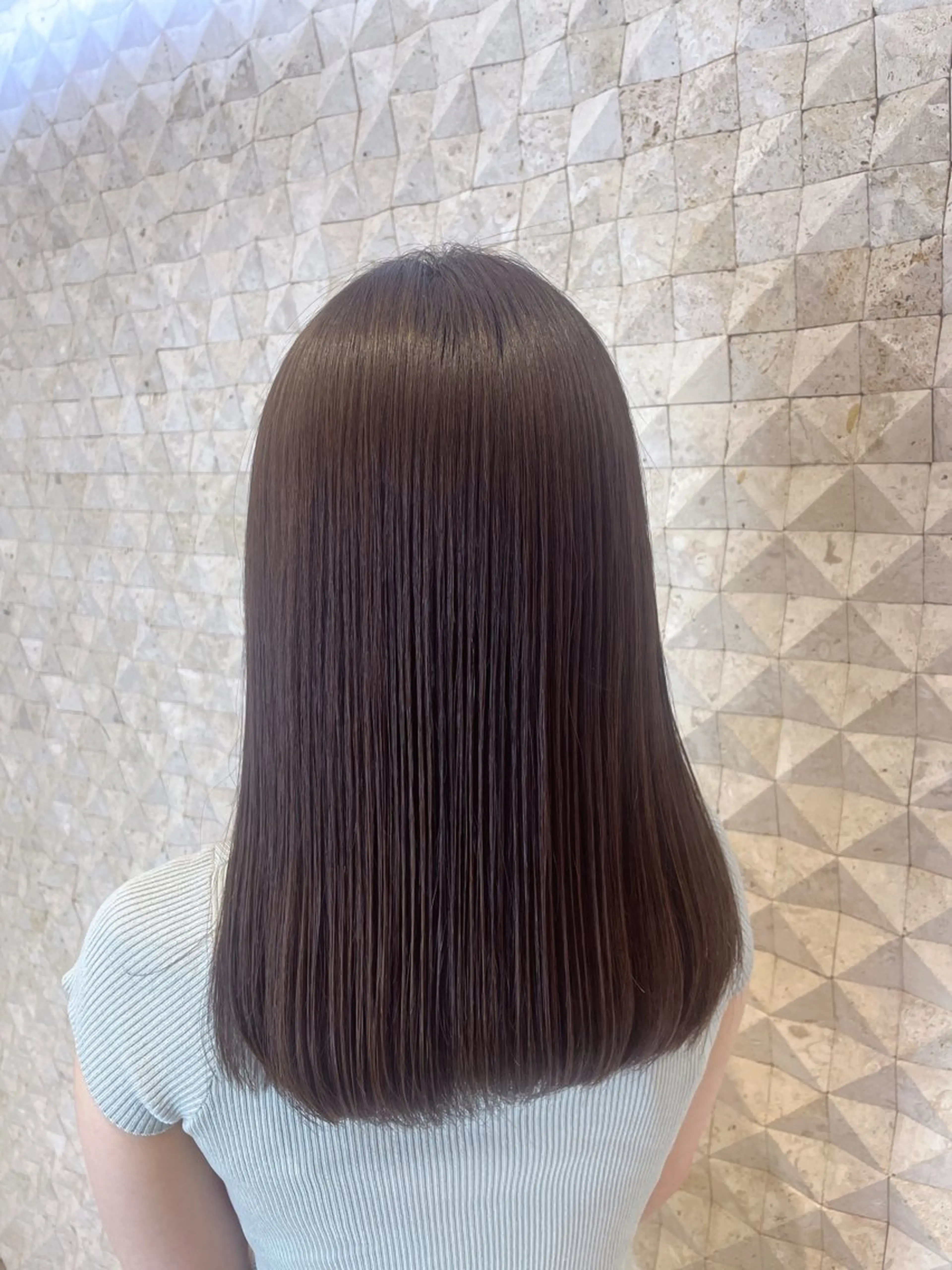 セミロング パーマ ストレートパーマ ラティアンヌイグレック所属・豊中/髪質改善/ レイヤーカットミヅキのヘアスタイル