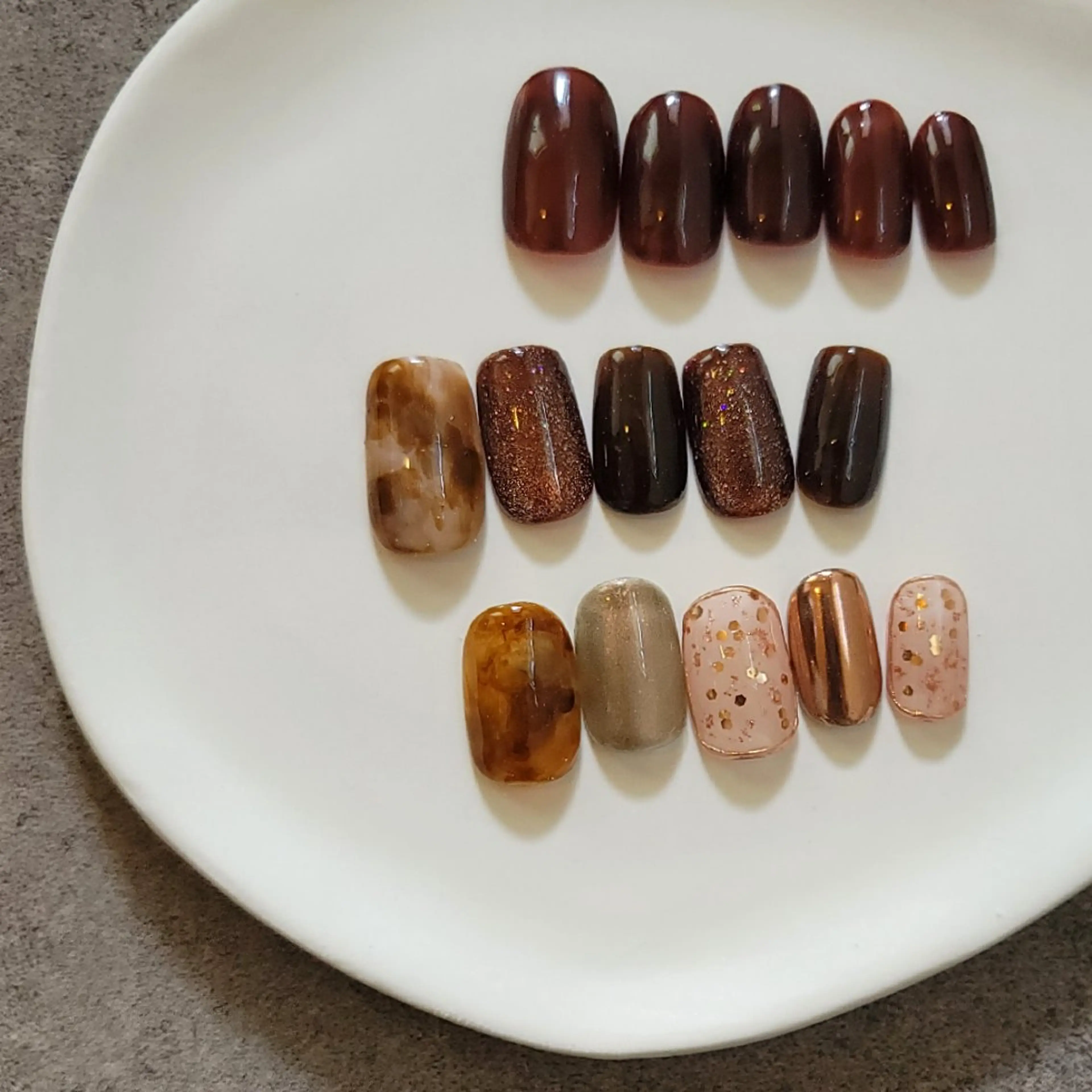 ネイル ニュアンスネイル 🌲🌳🚪iiit o🌲🌳🌲のネイルデザイン