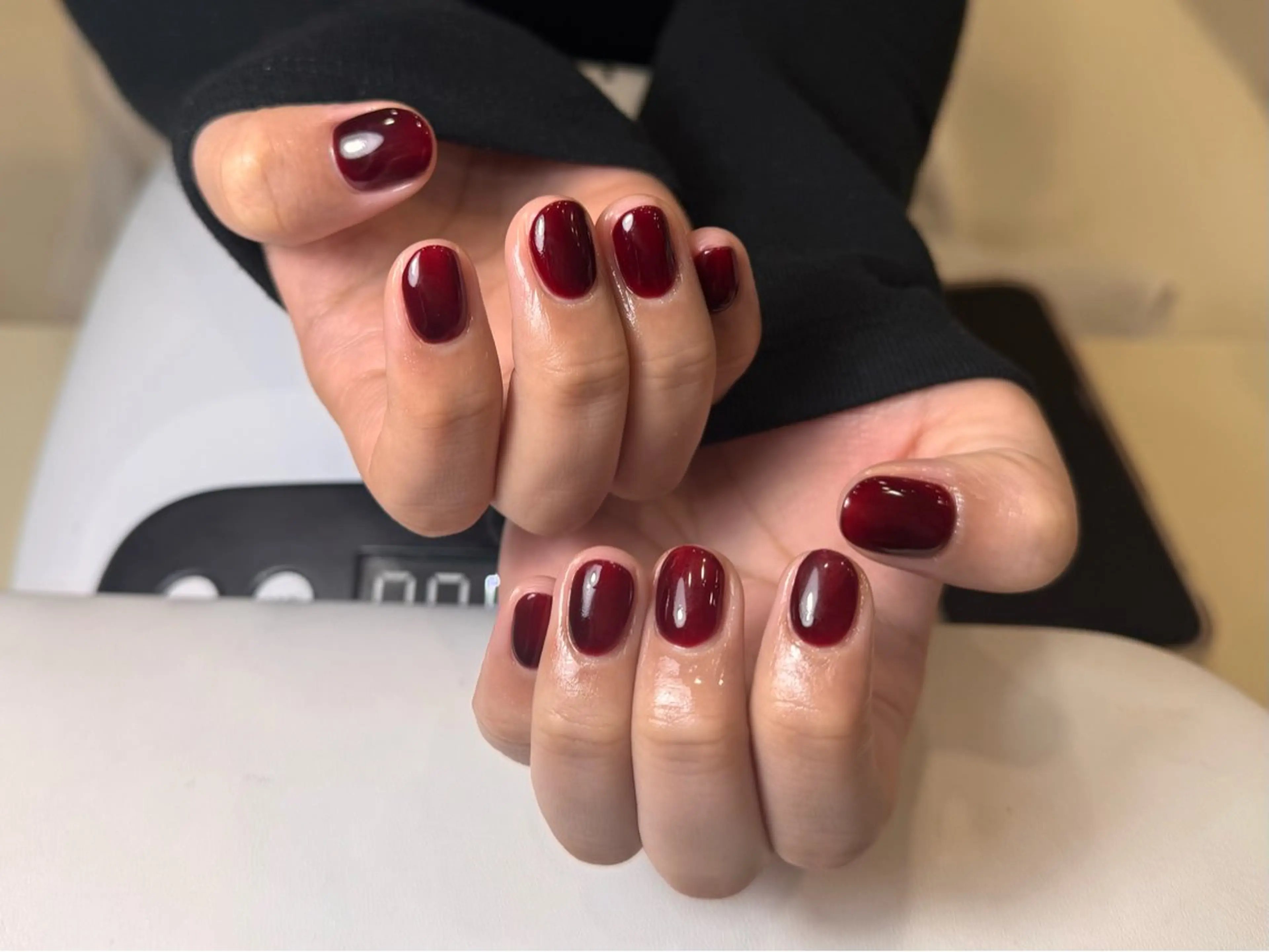 ネイル ジェルネイル 赤色 シンプルネイル 冬ネイル ハンドネイル ハンドケア チャ ミーのネイルデザイン