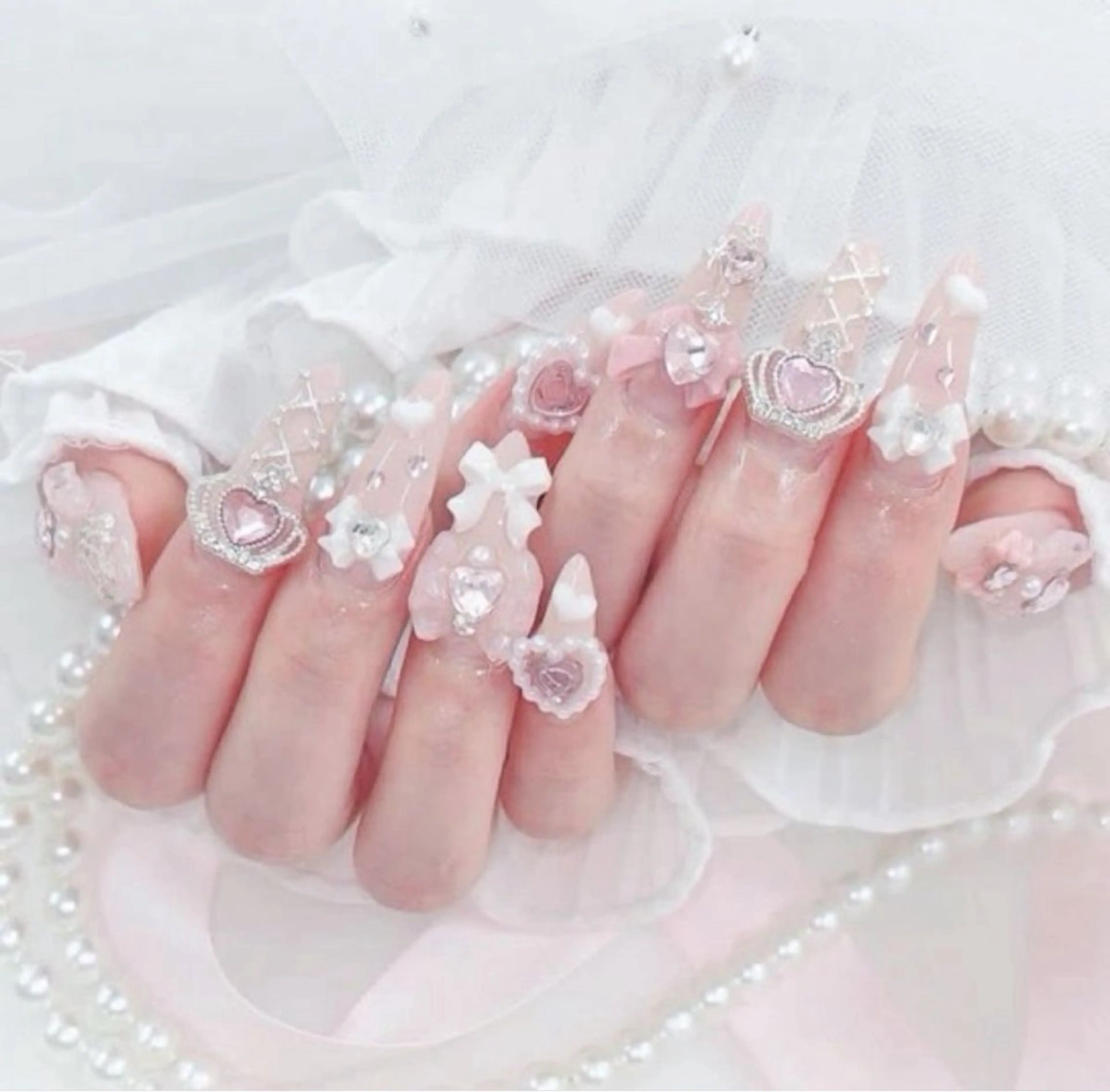 ネイル マグネットネイル ピンク ネイルチップ 冬ネイル Lee Nailsのネイルデザイン