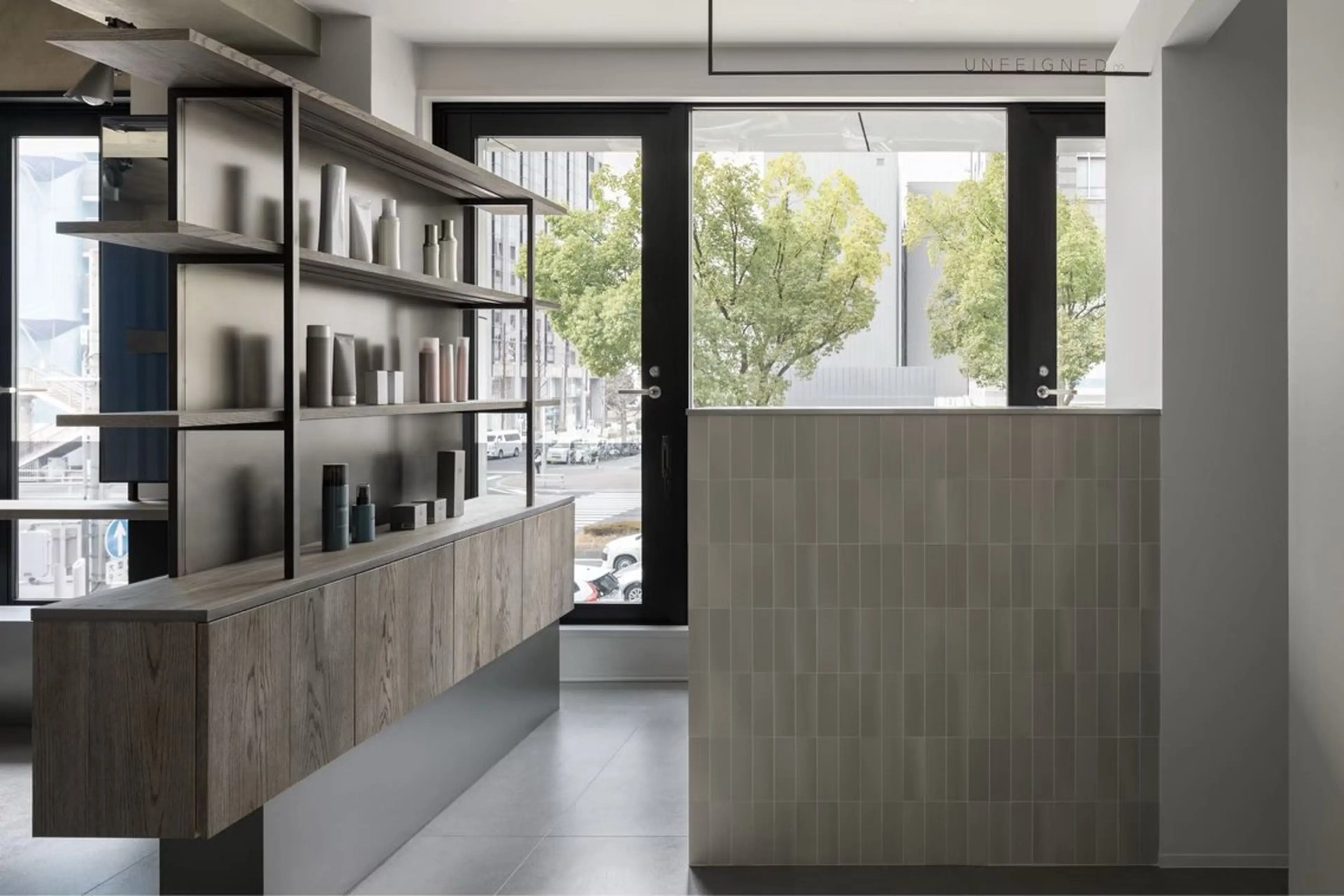 カラー unfeigned02所属・おーした /カットモデル伏見栄のヘアスタイル