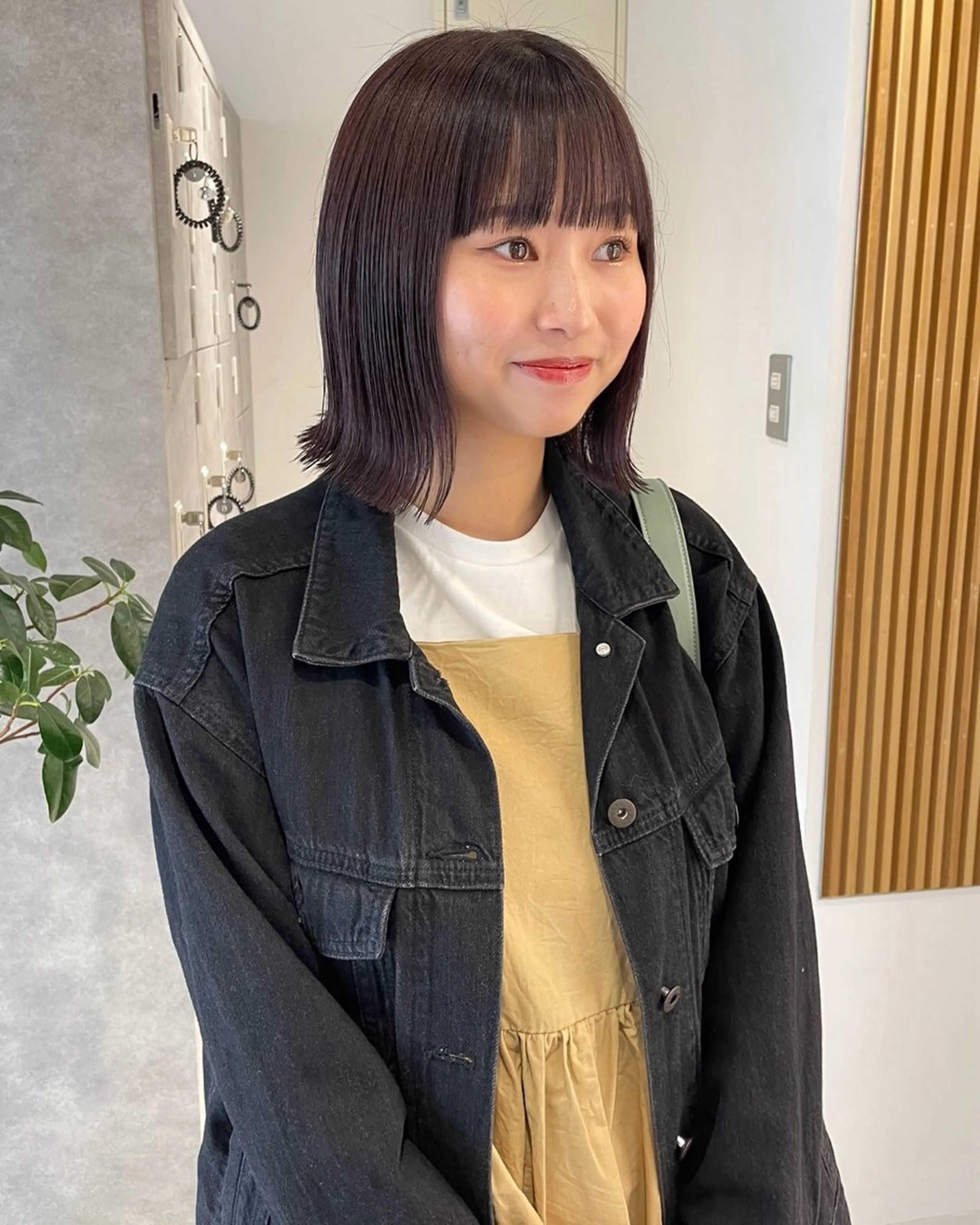 【梅雨時期にオススメ☔️】カット＋前髪縮毛の写真