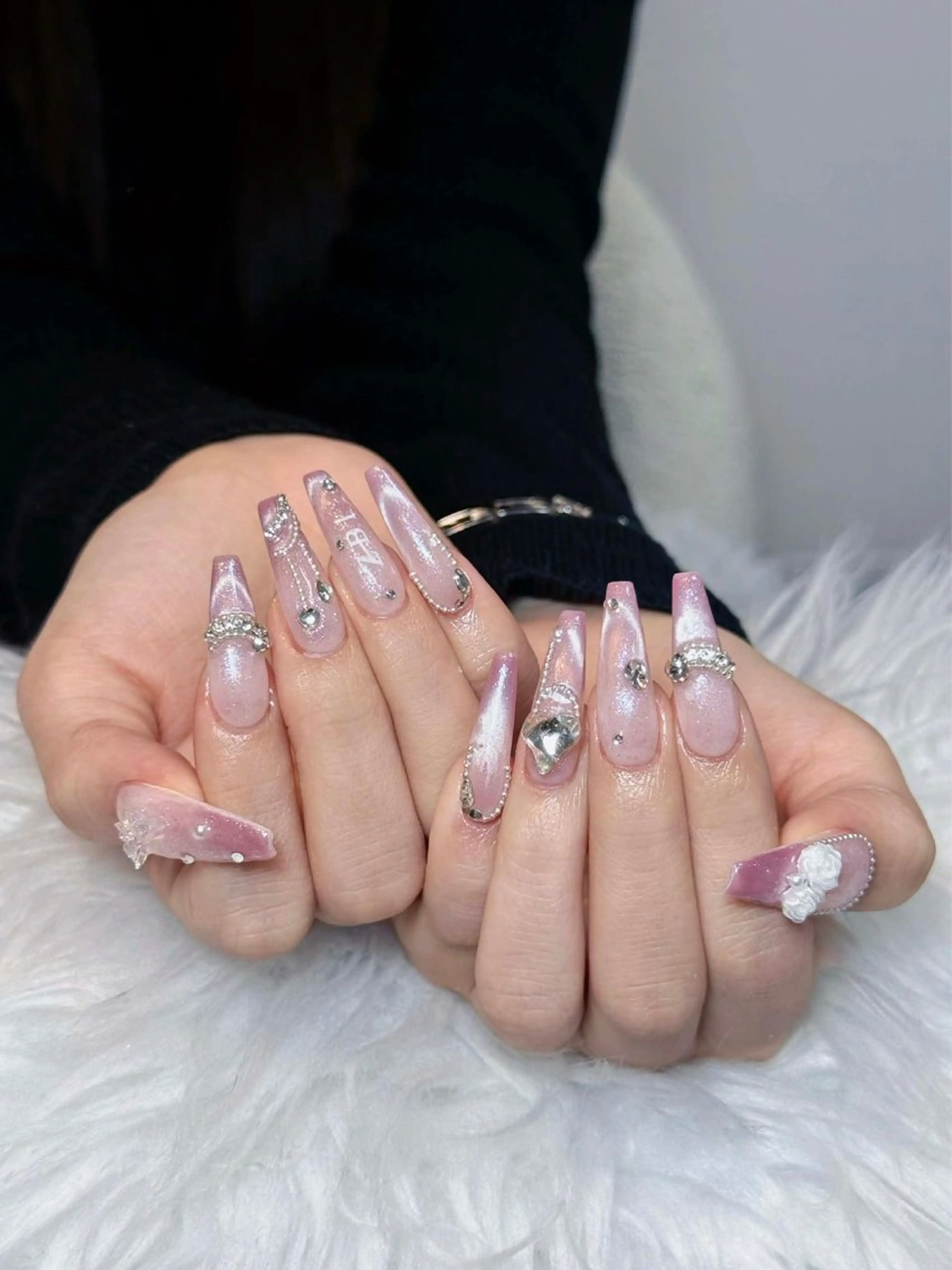 ネイル オーロラネイル ボルドー ブラウン 氷ネイル・うるうるネイル キラキラネイル ハンドネイル Julli NailStudioのネイルデザイン