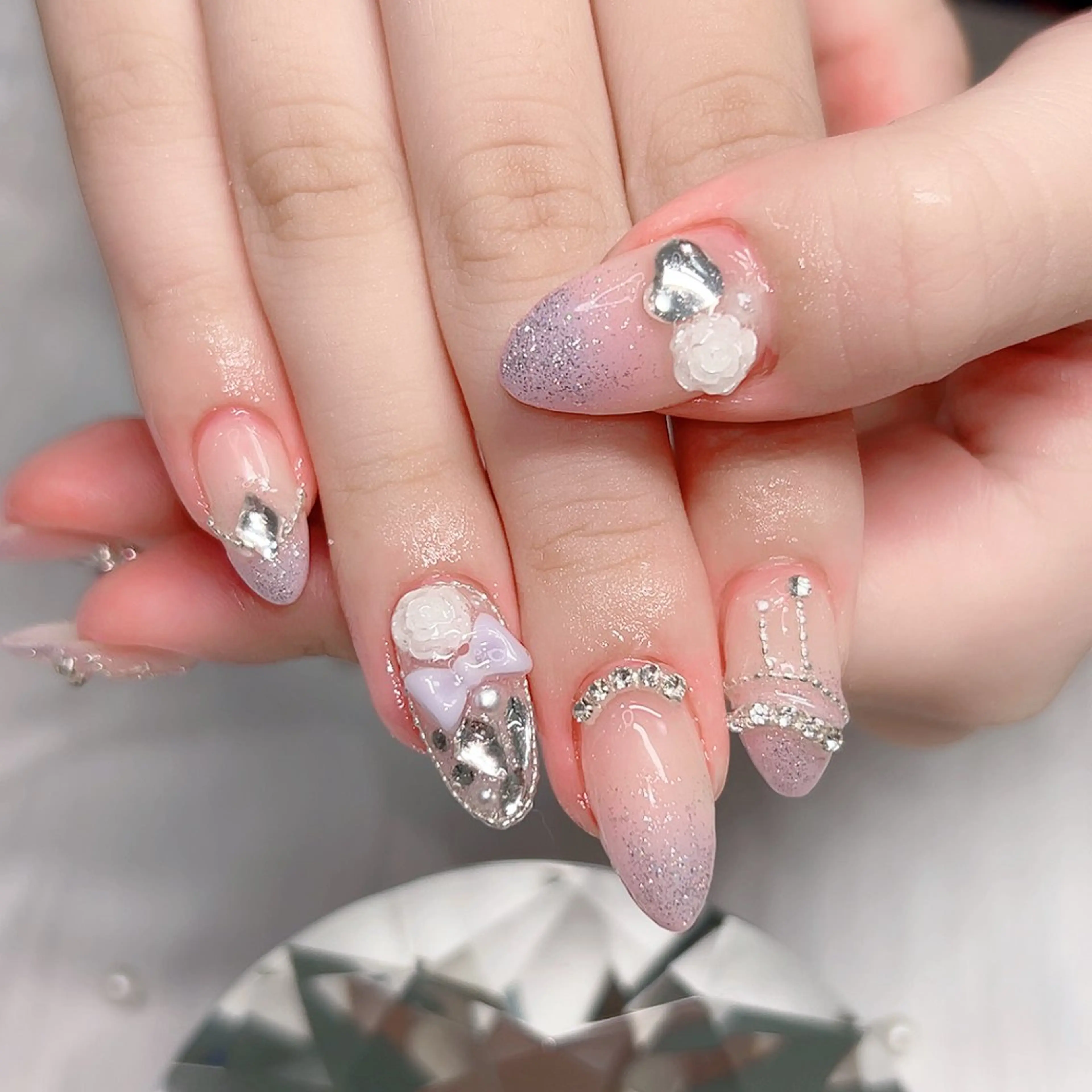 ネイル アートネイル フラワーネイル キラキラネイル ラメ(グリッター) マグネットネイル Cute Tips nailのネイルデザイン