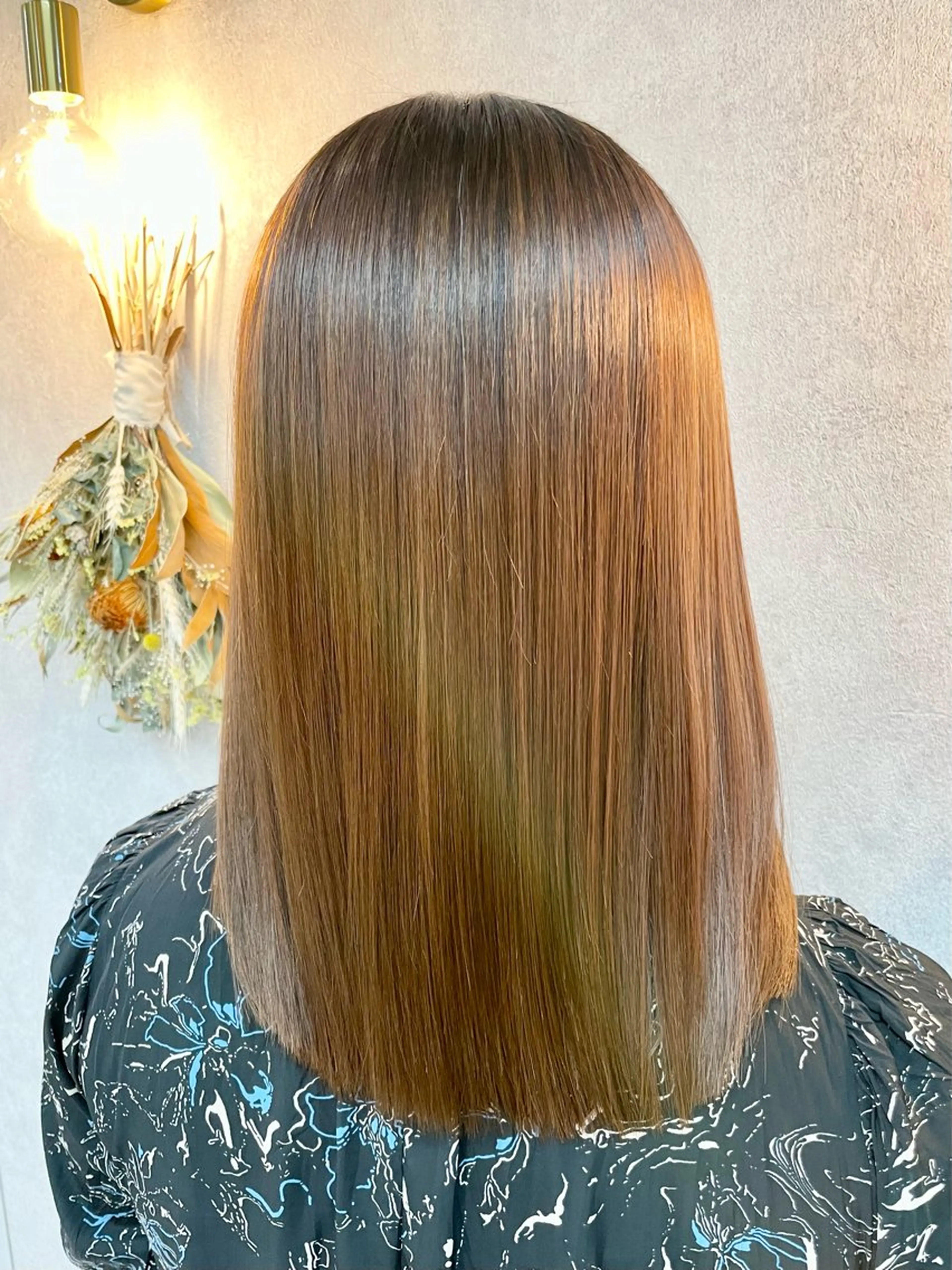 ミディアム カット ヘアカラー 縮毛矯正 トリートメント 髪質改善×METEO 店長 貞松直也のヘアスタイル