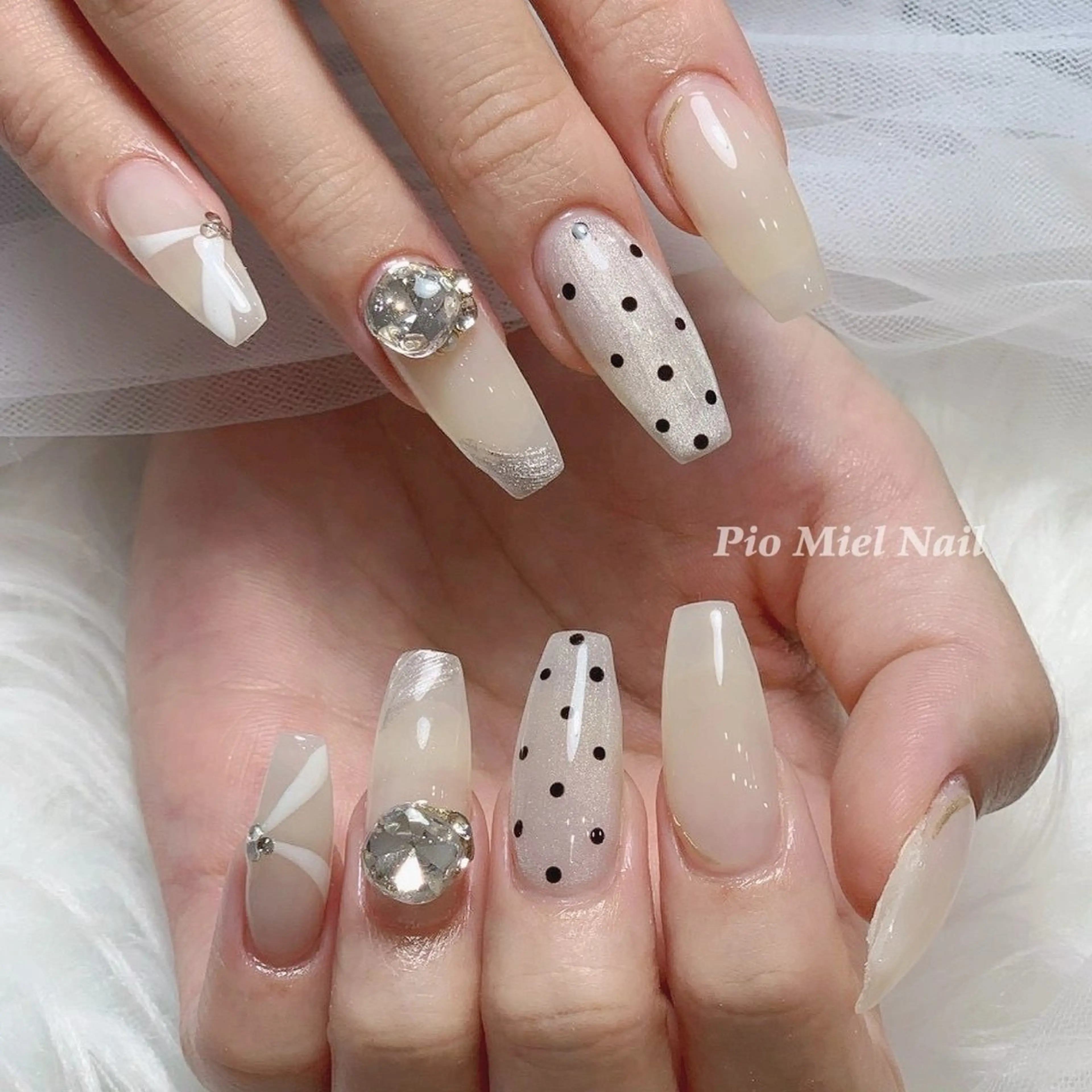 ネイル ハンドネイル HANA 長さだしのネイルデザイン