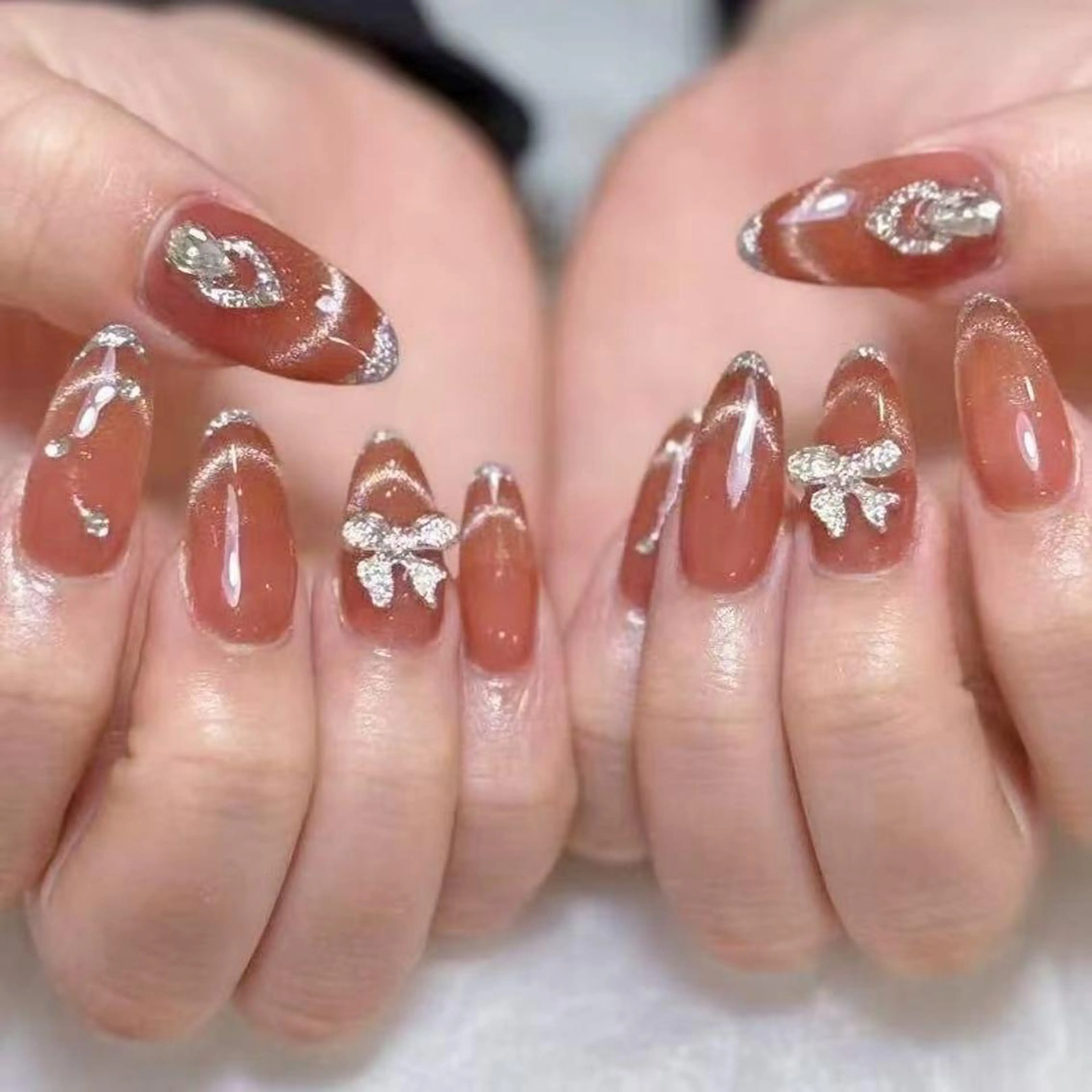 ネイル アートネイル オーロラネイル ガーリー キラキラネイル 韓国ネイル ハンドネイル DIAMOND 💅のネイルデザイン