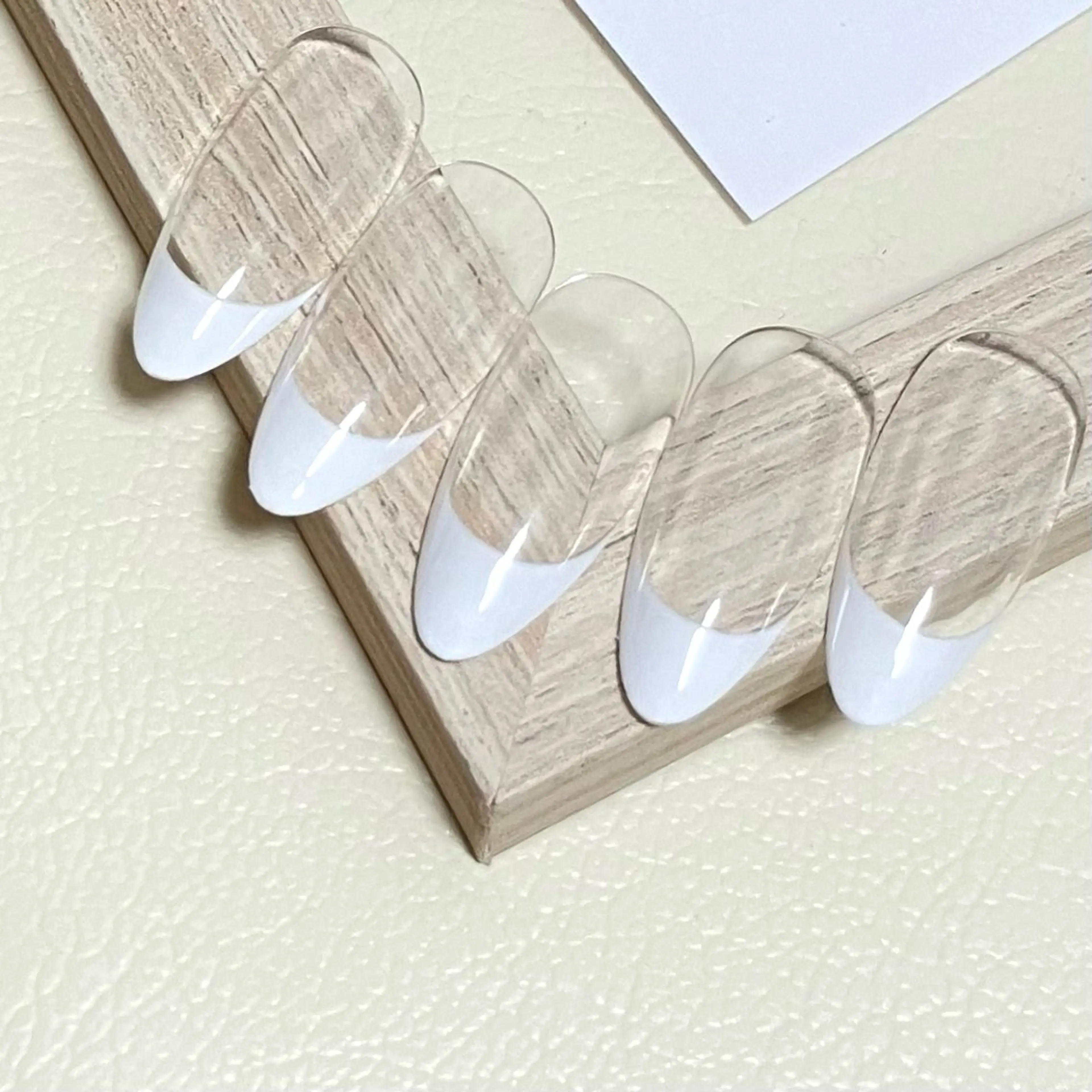 ネイル フレンチネイル nailroom kukaのネイルデザイン