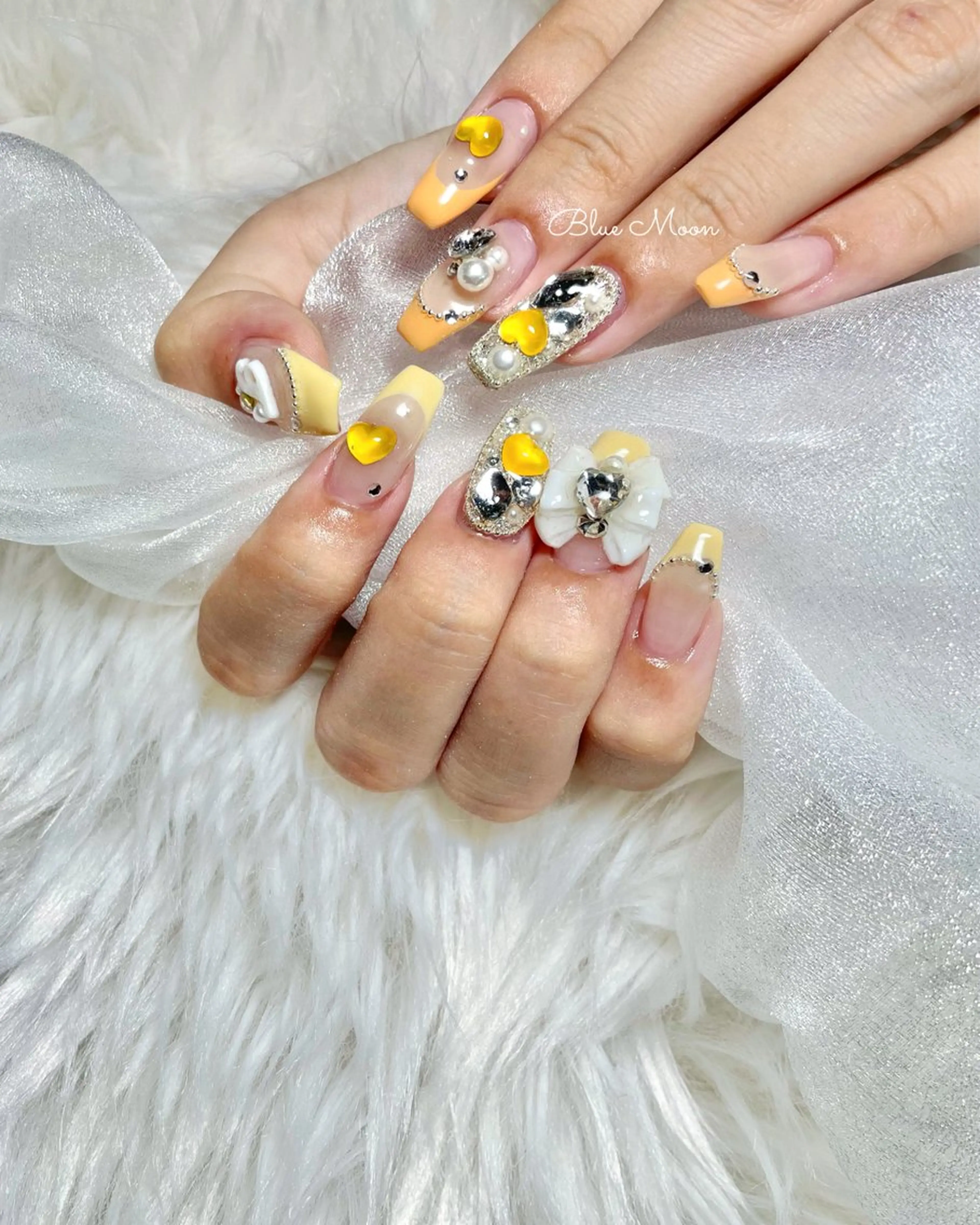ネイル リボン ハンドネイル フットネイル ハンドケア nail salon Blue Moonのネイルデザイン