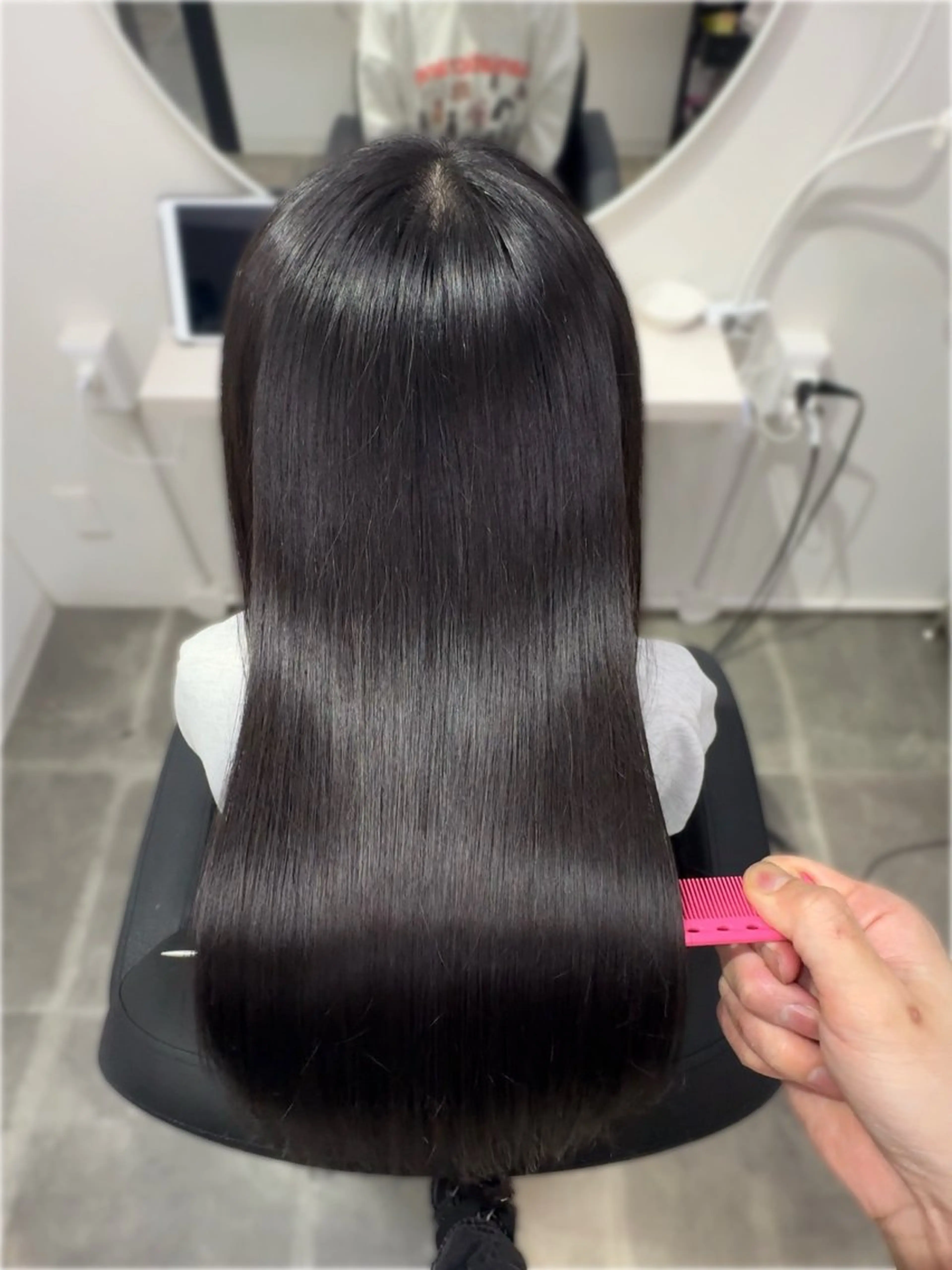 ロング カラー カット ヘアカラー 縮毛矯正 トリートメント YUZU🎀顔まわり ×レイヤーカットのヘアスタイル