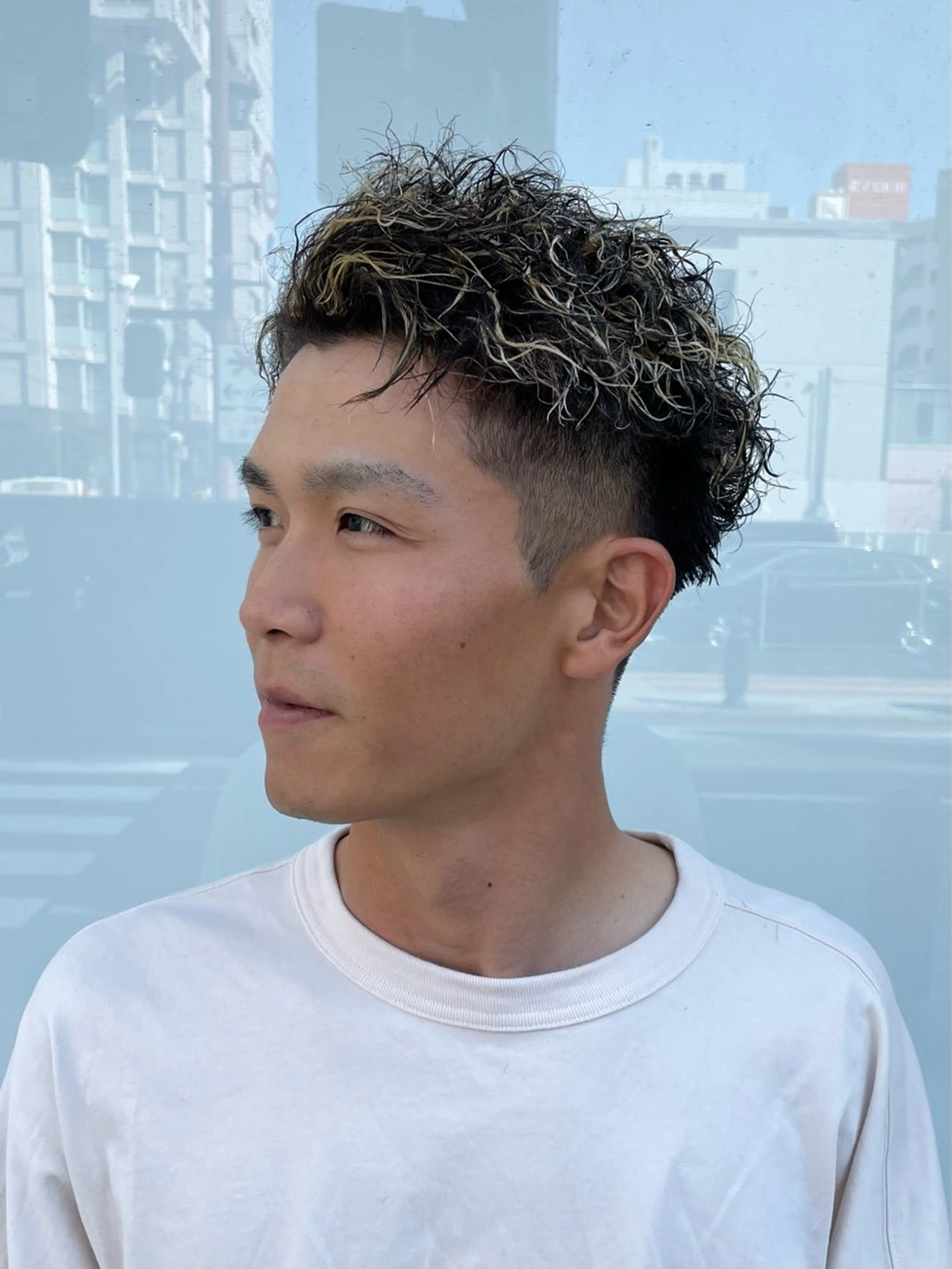 カラー パーマ メンズ メンズハイライト ハイライトカラー grAt所属・森 真伊希のヘアスタイル