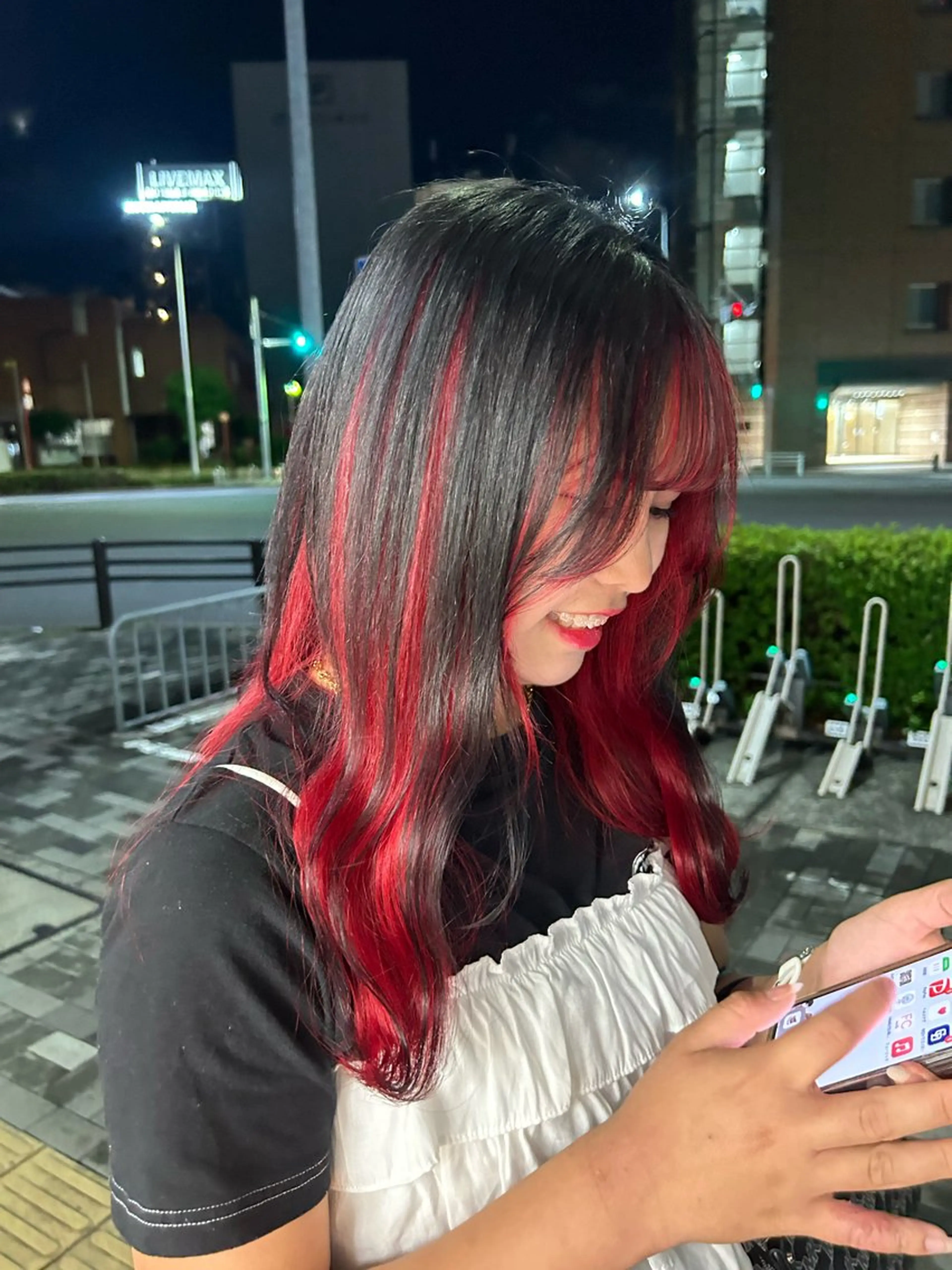 ロング カラー デザインカラー 寺澤 花梨のヘアスタイル