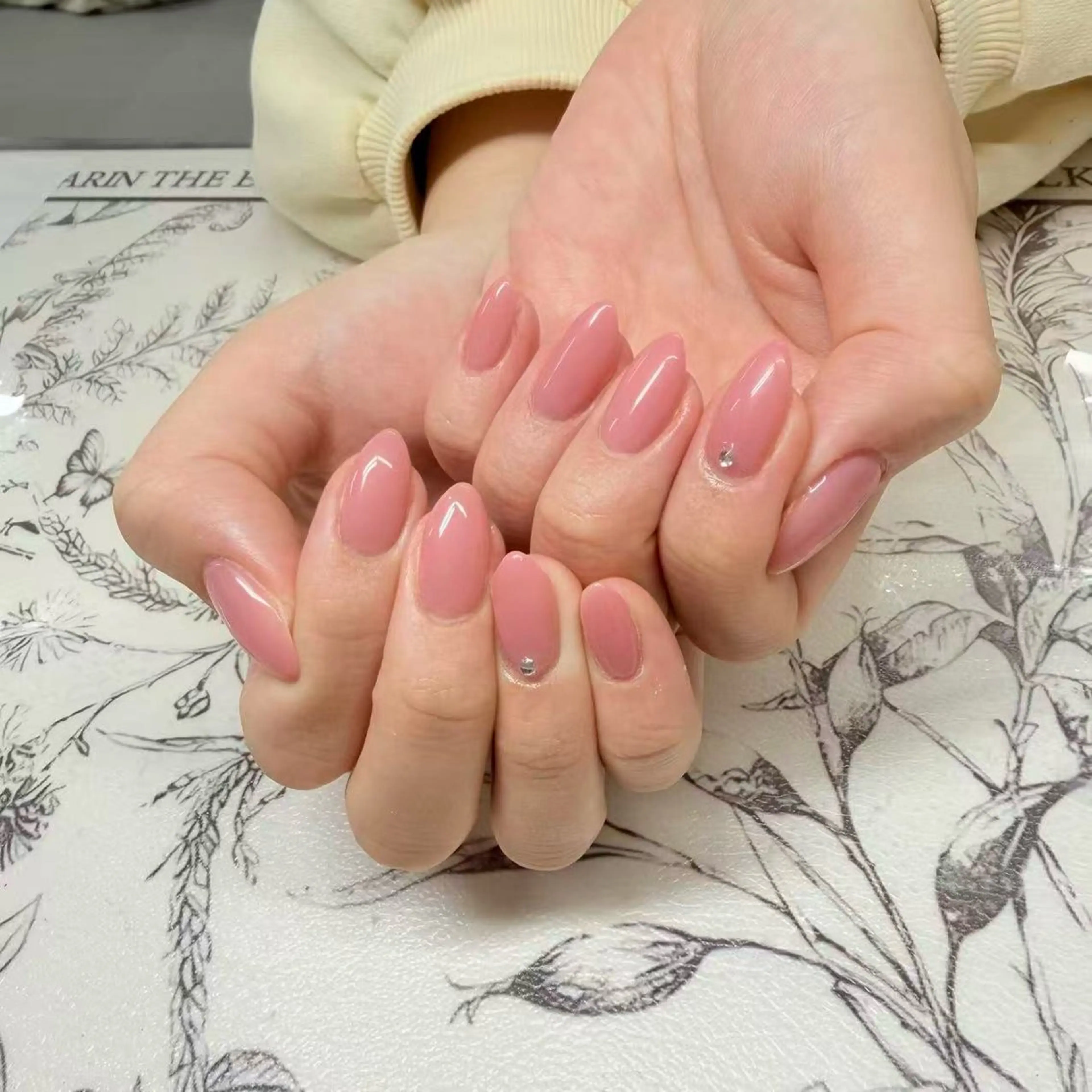 ネイル ハンドネイル Dione Nail エミのネイルデザイン