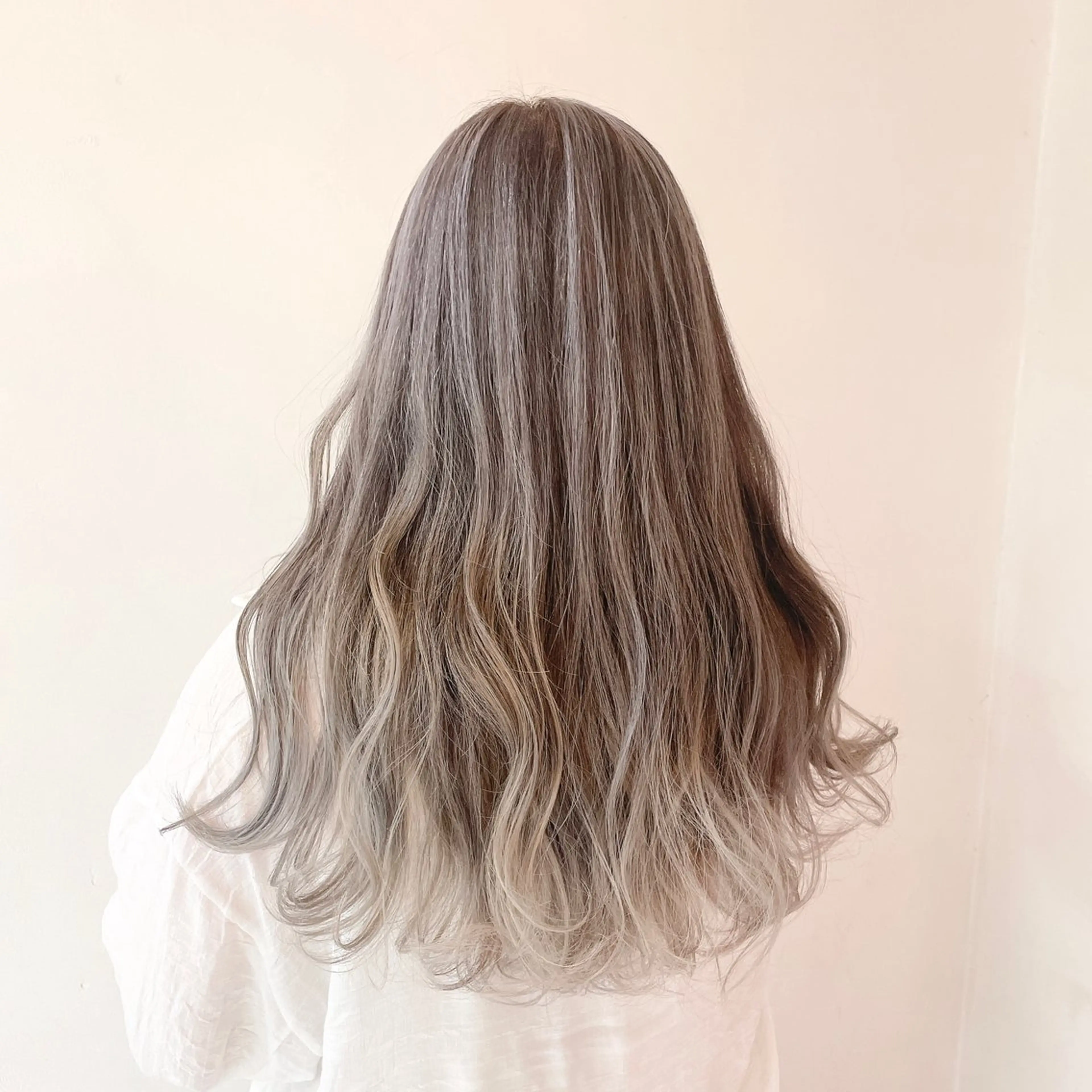 ロング カラー バレイヤージュ ブリーチ ケアブリーチ ダブルカラー イヤリングカラー ヘアカラー トリートメント デザインカラー髪質 改善Lilithのその他イメージ