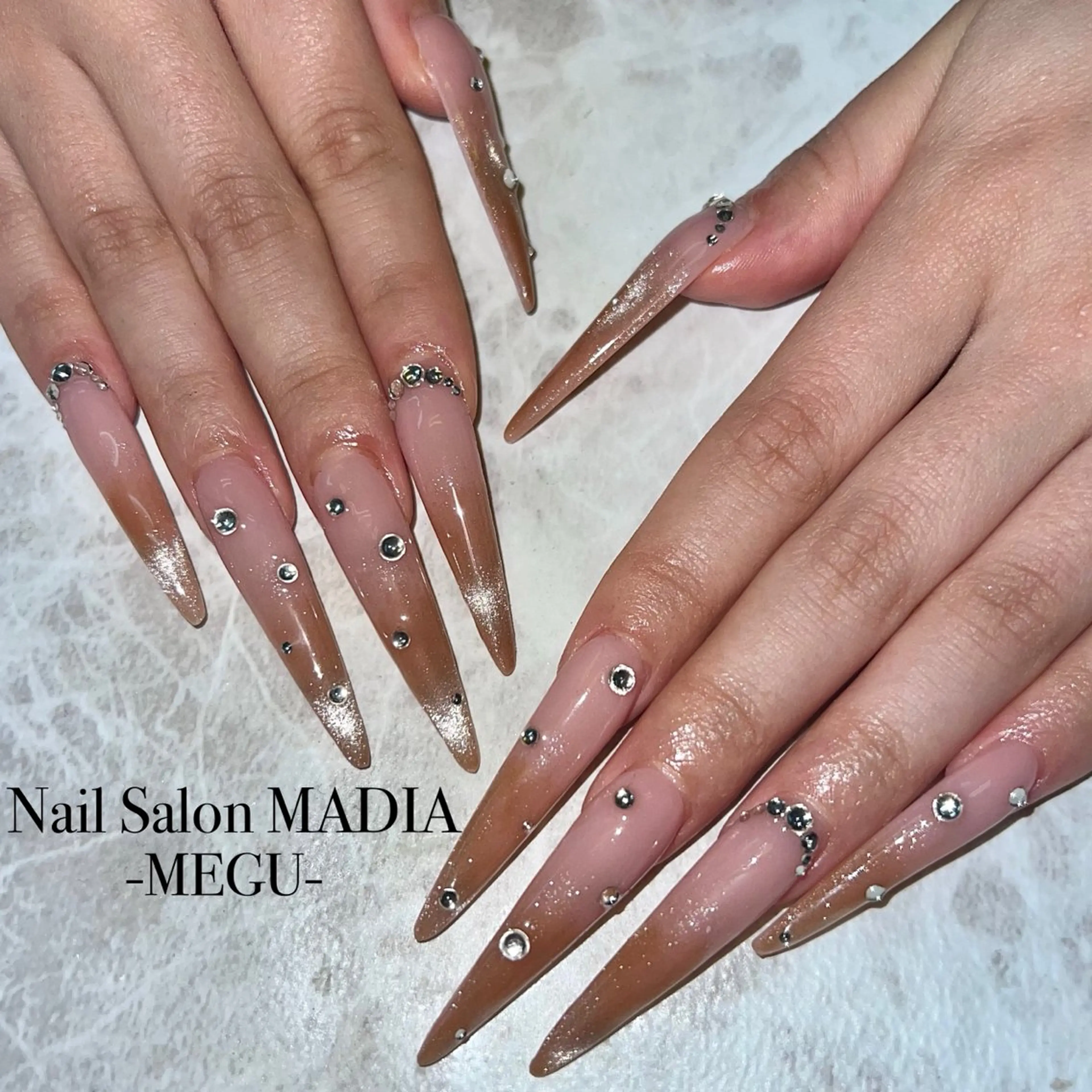 ネイル MADIA藤沢所属・MADIA MEGUのネイルデザイン