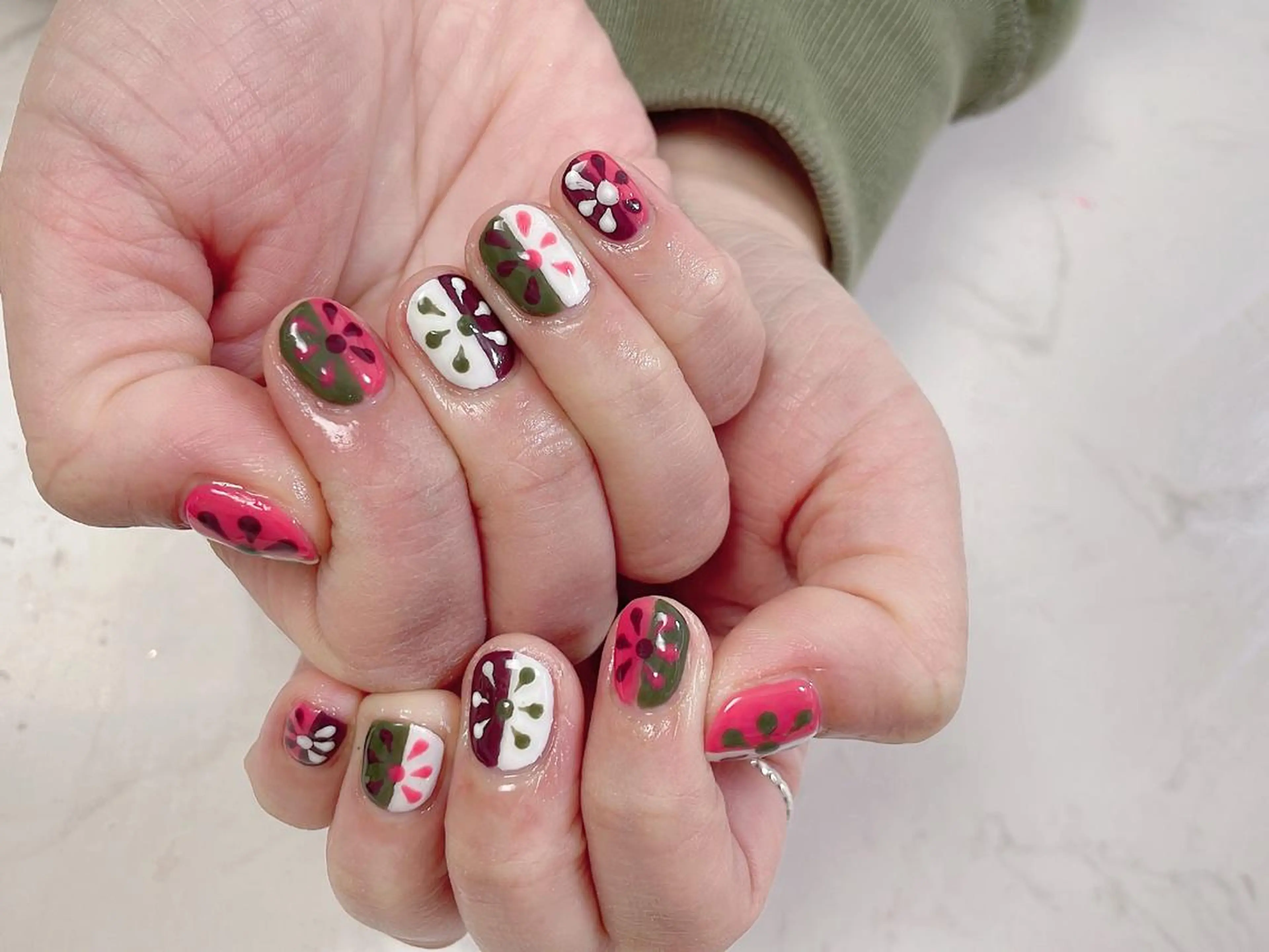 ネイル ネイルサロンエクラ 🫧Shizukaのネイルデザイン