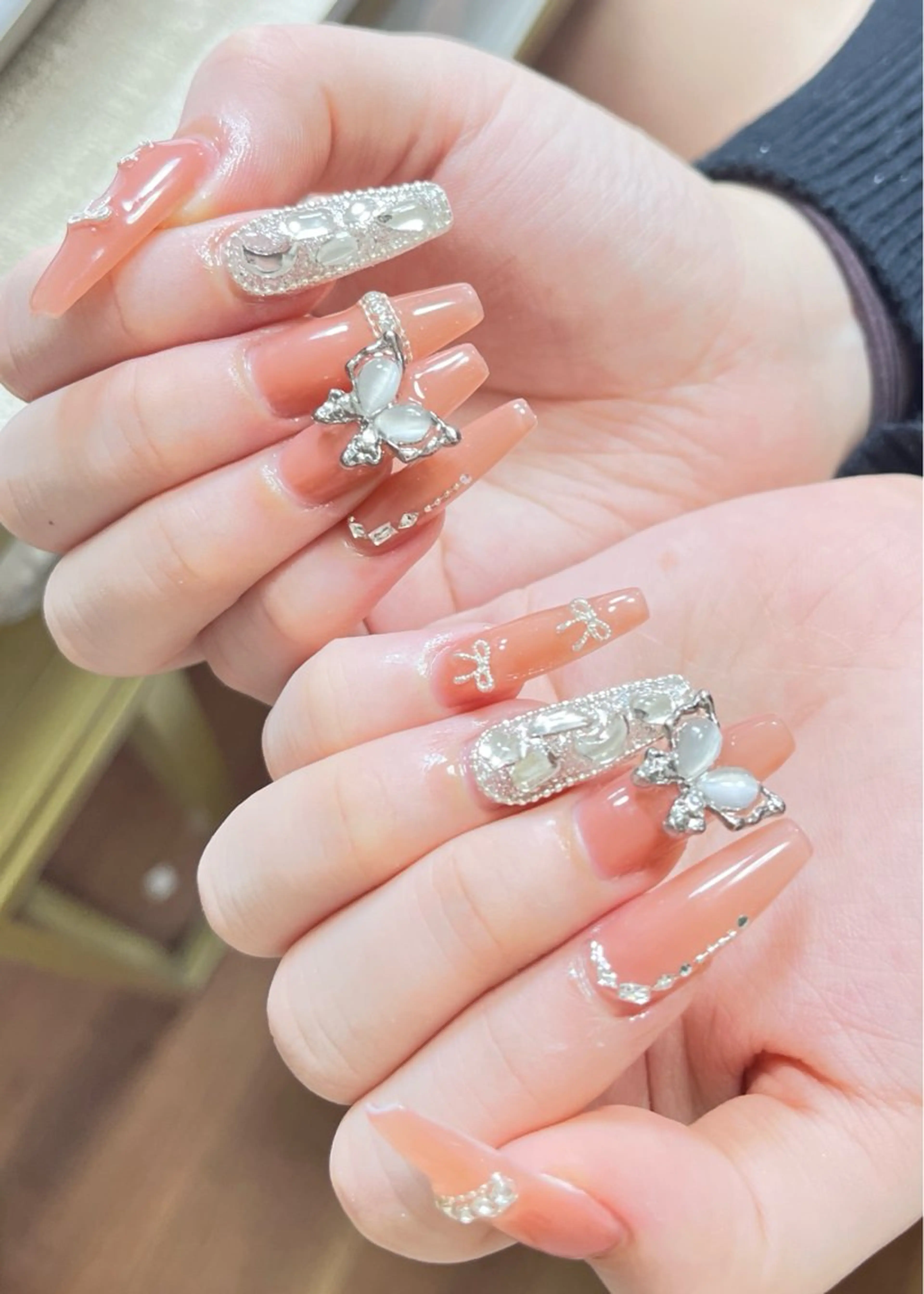 ネイル オーロラネイル チークネイル フレンチネイル ジェルネイル ガラスフレンチ ハンドネイル ハンドケア NEW NAIL💞 yukiのネイルデザイン