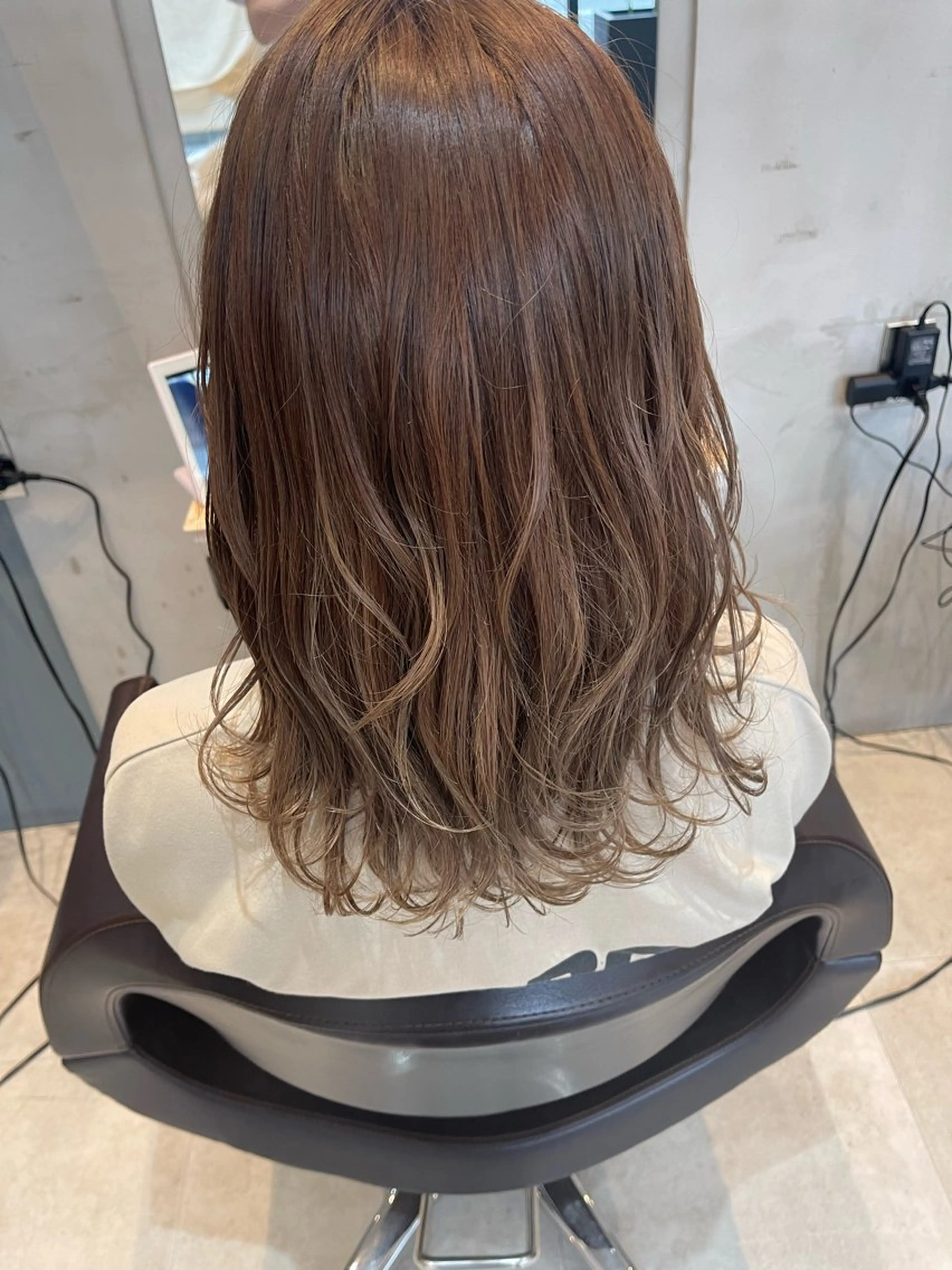 ミディアム カラー AUBE hair ales福岡平尾店所属・塚本 昂のヘアスタイル