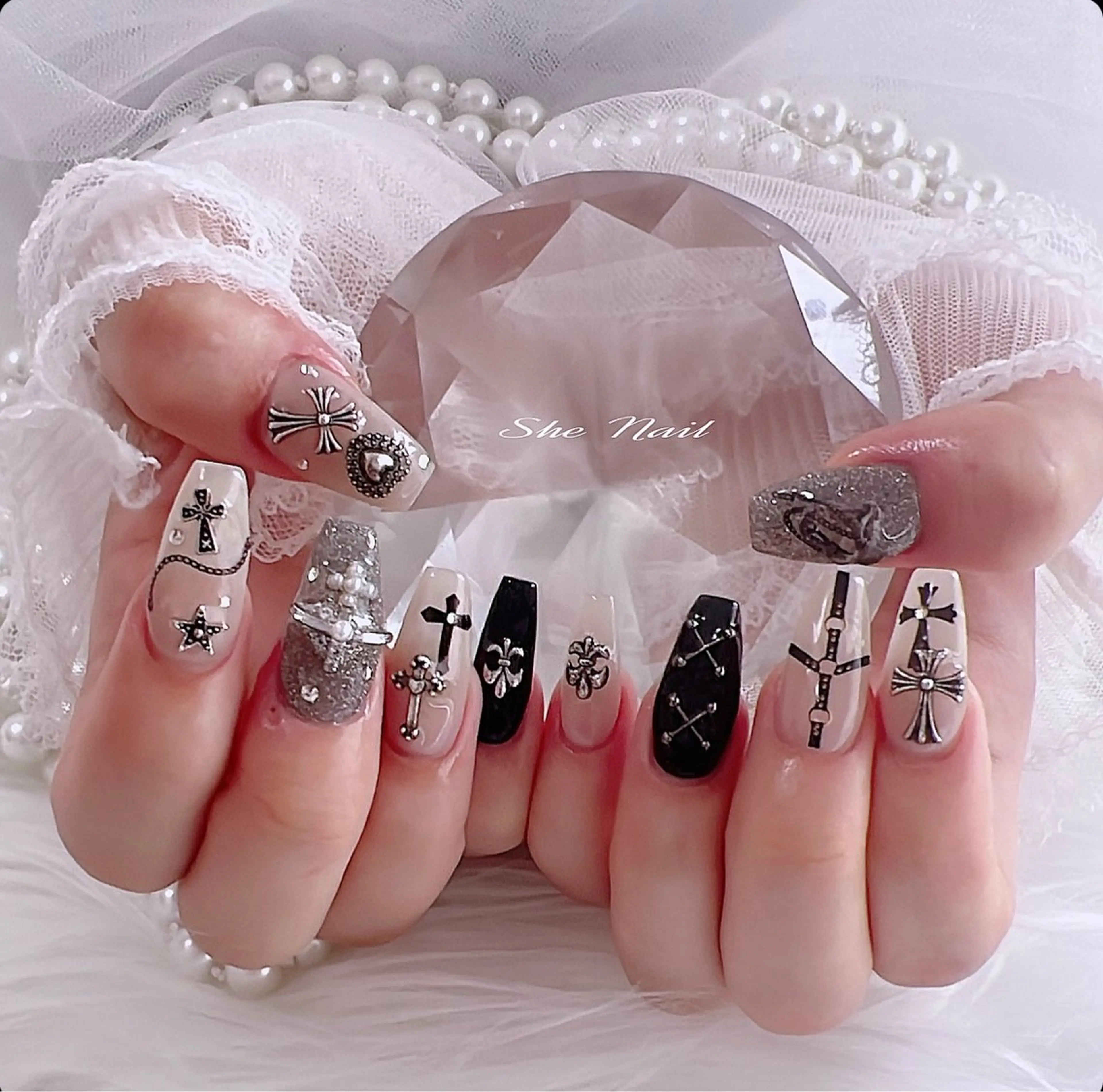 ネイル チークネイル 長さ出し フレンチネイル ガラスフレンチ マグネットネイル ハンドネイル She   Nail所属・ISA_ BELLAのネイルデザイン