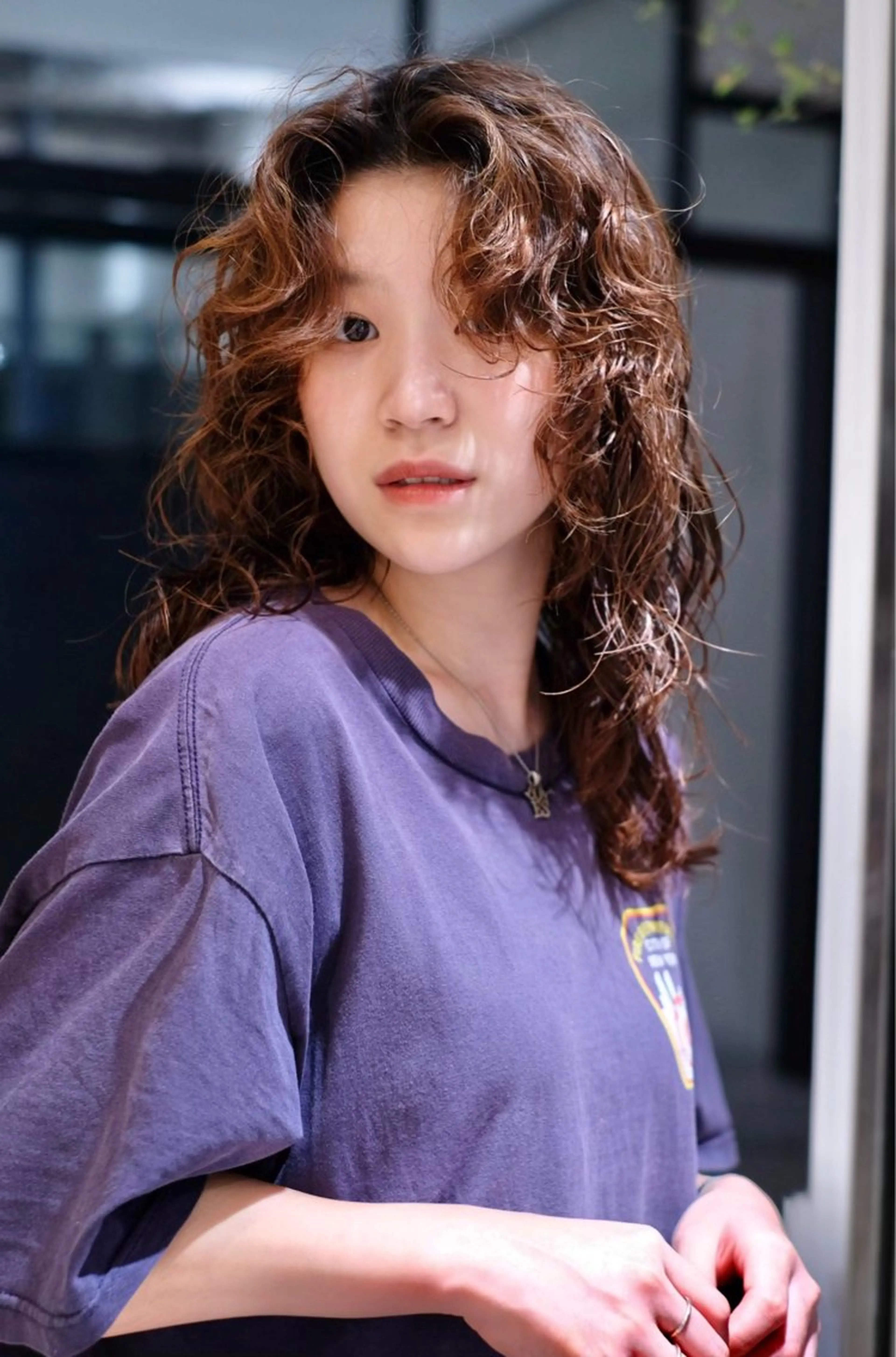 セミロング パーマ 瓜谷 亮磨のヘアスタイル