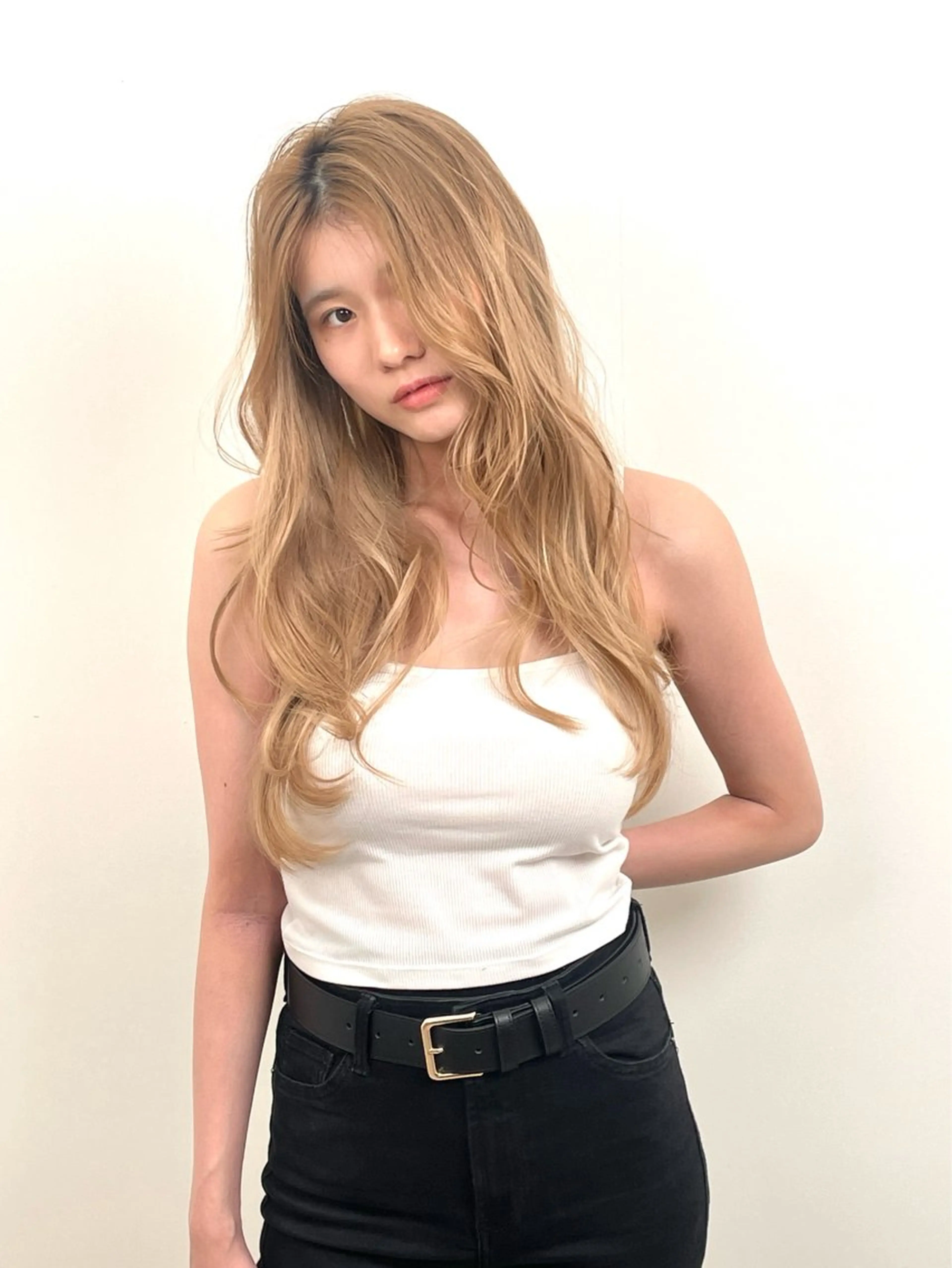 ロング カラー 森 亜紗美のヘアスタイル