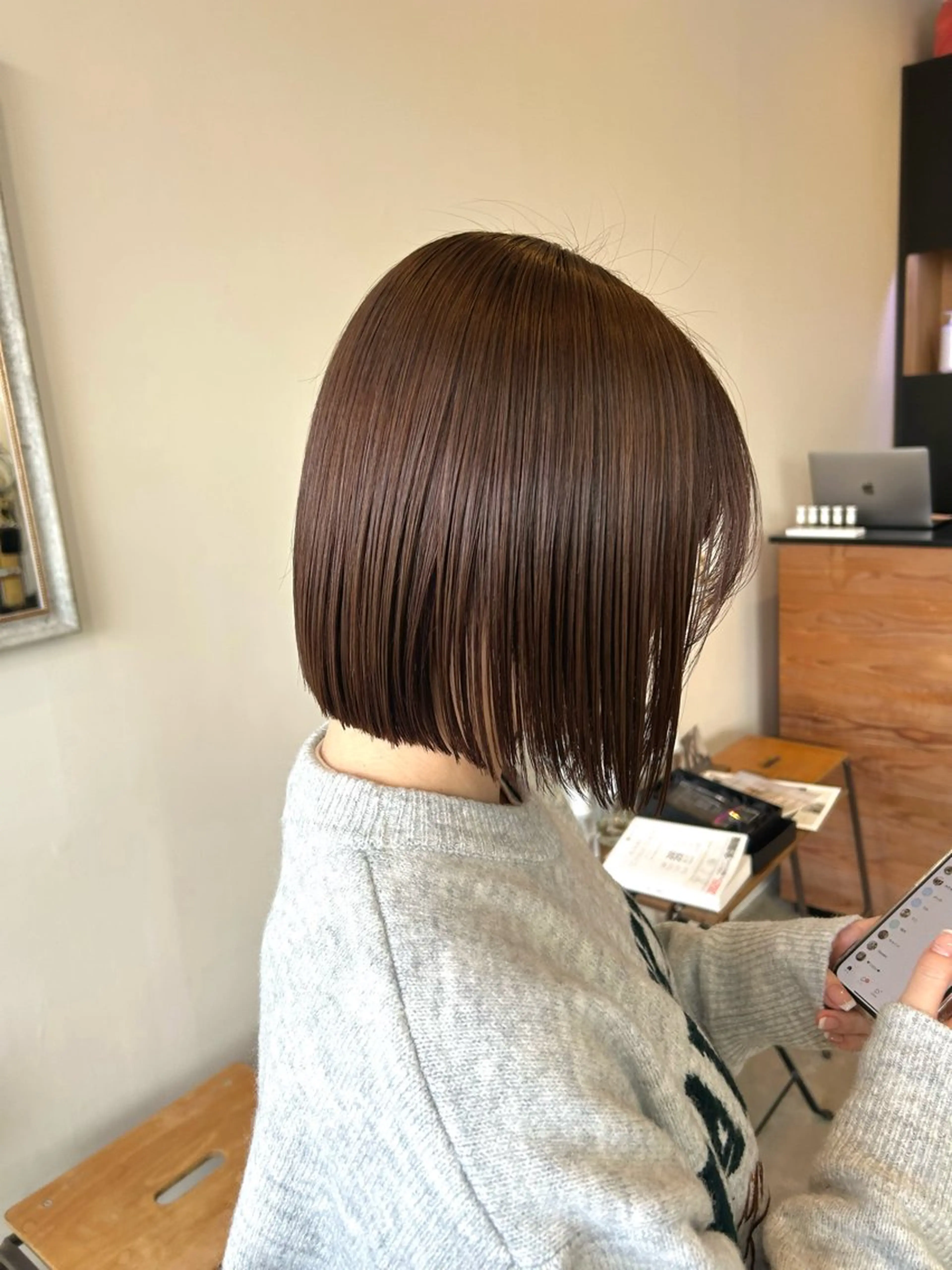 ショート 切りっぱなしボブ アッシュ アッシュブラウン ボブ カット plus HAIR いずみのヘアスタイル