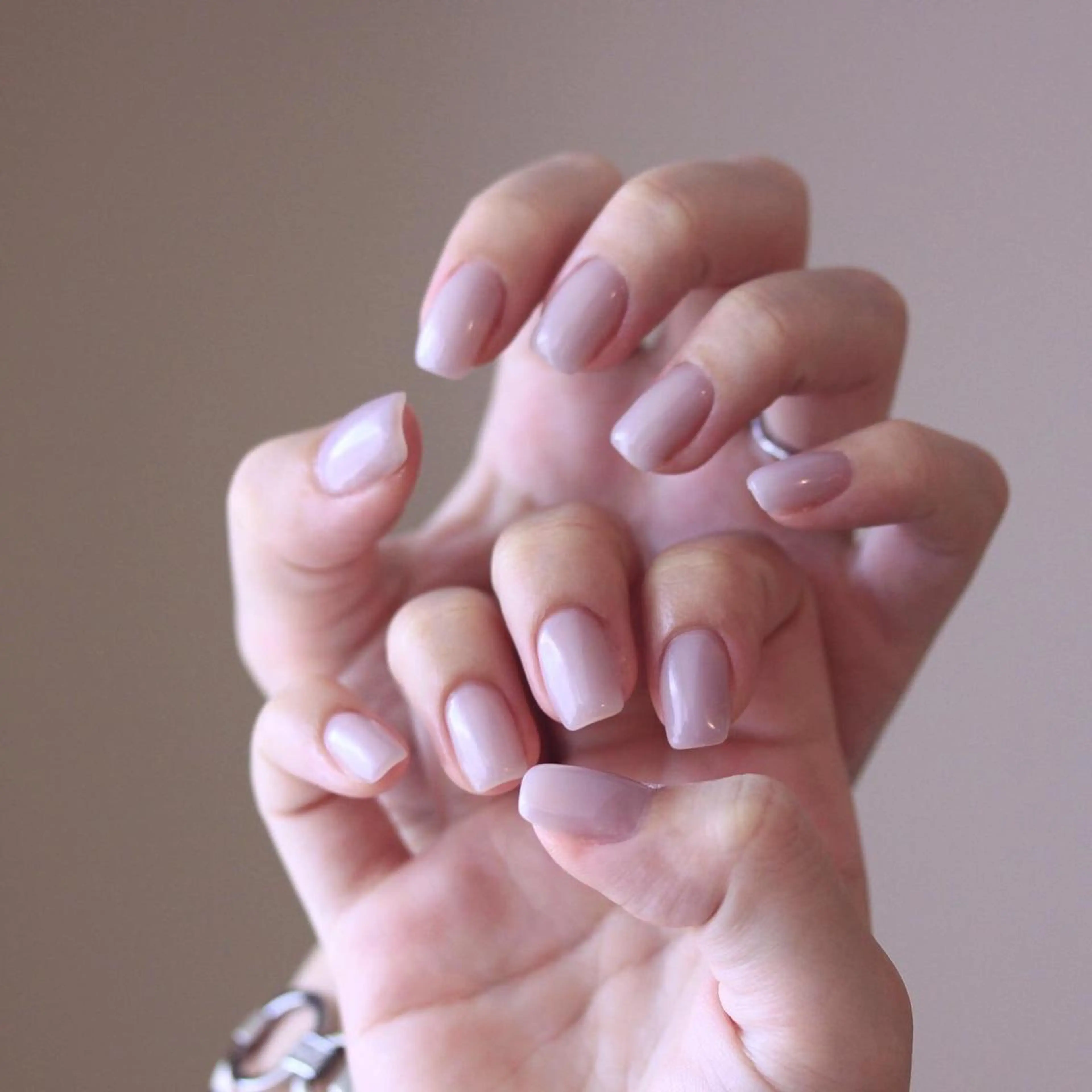 ネイル ブルー 氷ネイル・うるうるネイル ニュアンスネイル オフィスネイル パープル ハンドネイル Elio所属・Elio 国泰寺のネイルデザイン