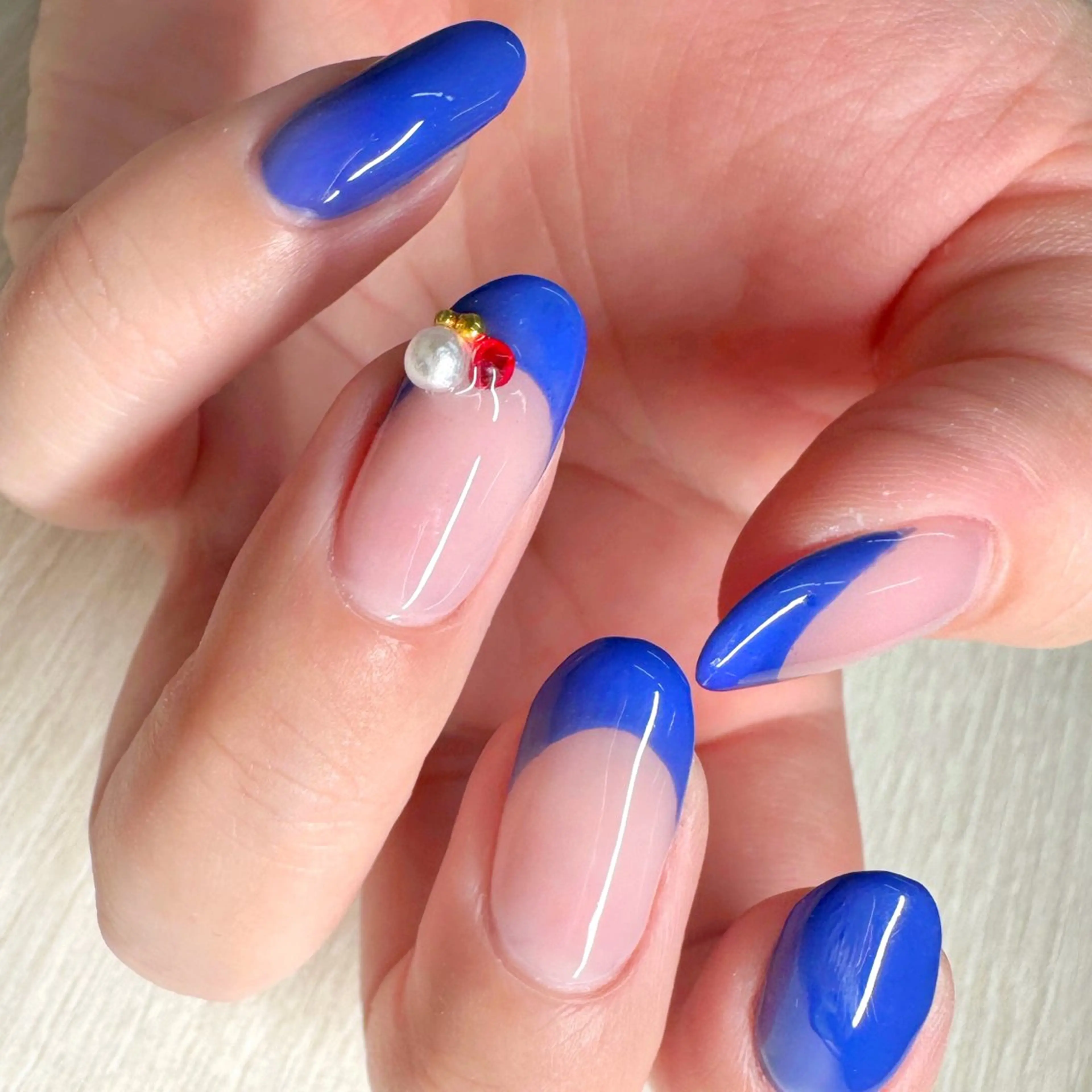 ネイル glossnail MIKIのネイルデザイン