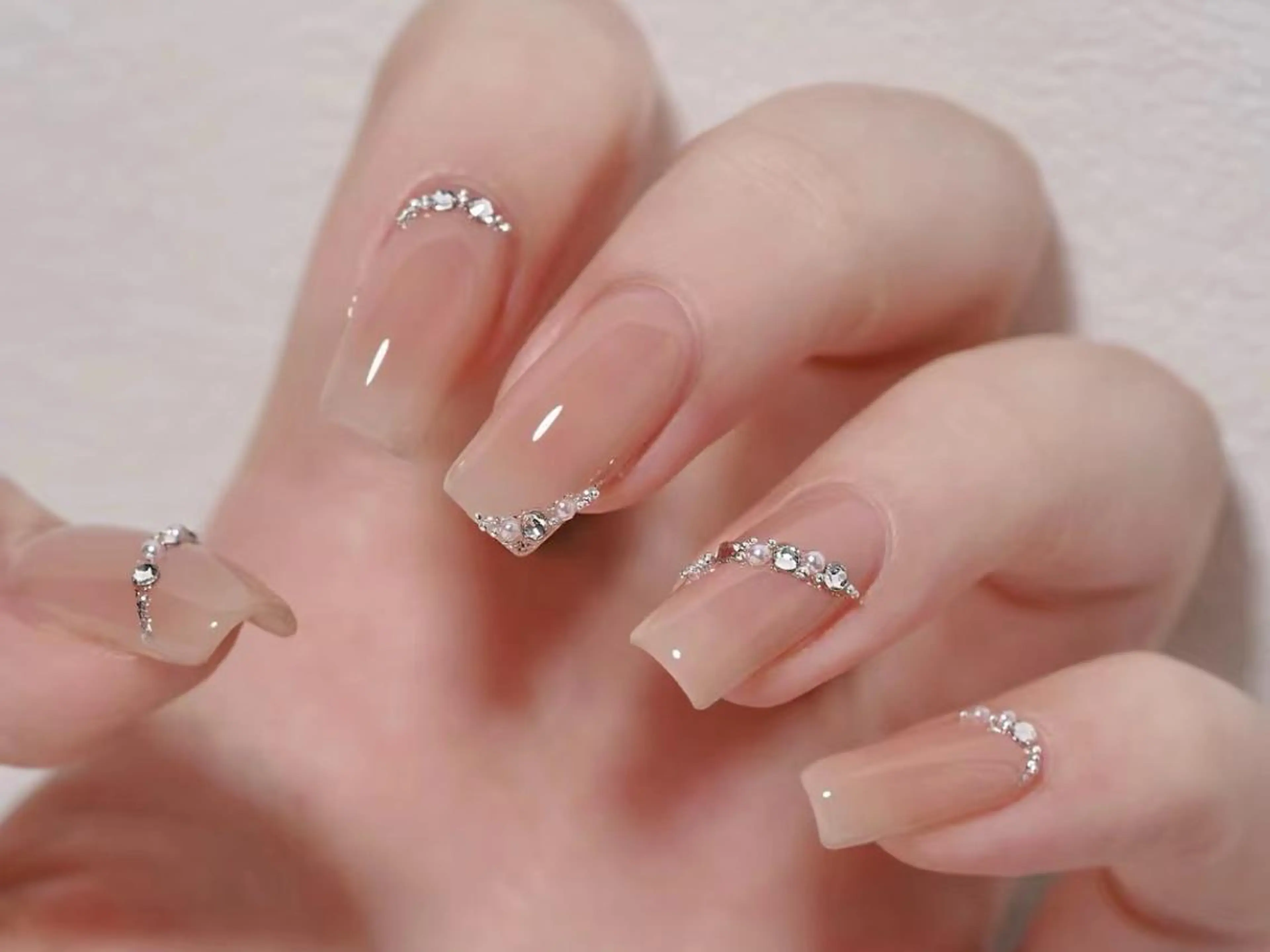 ネイル 藤江 月のネイルデザイン