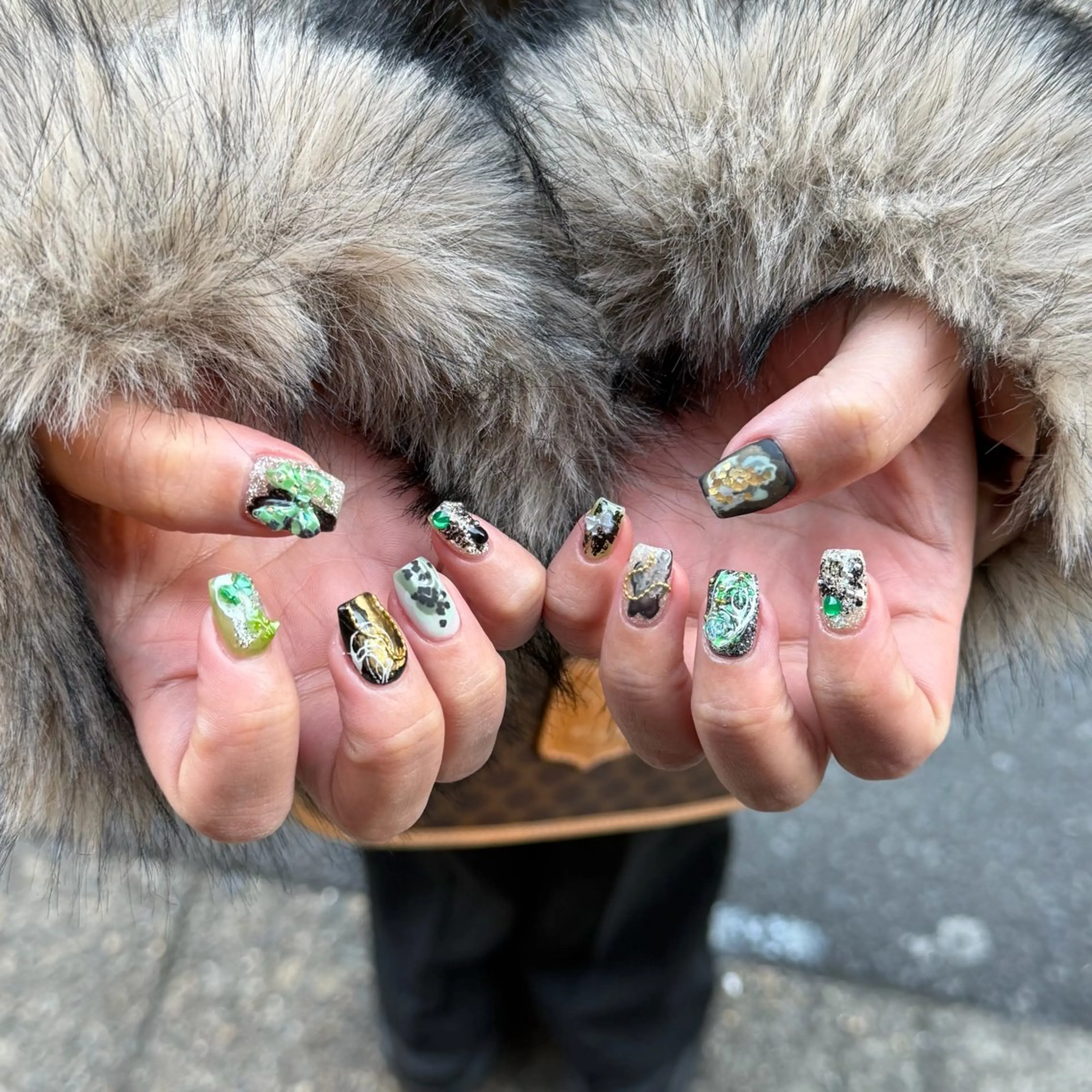 ネイル ハンドネイル 𝐫𝐚𝐢 𝐧𝐚𝐢𝐥の眉毛・アイブロウイメージ