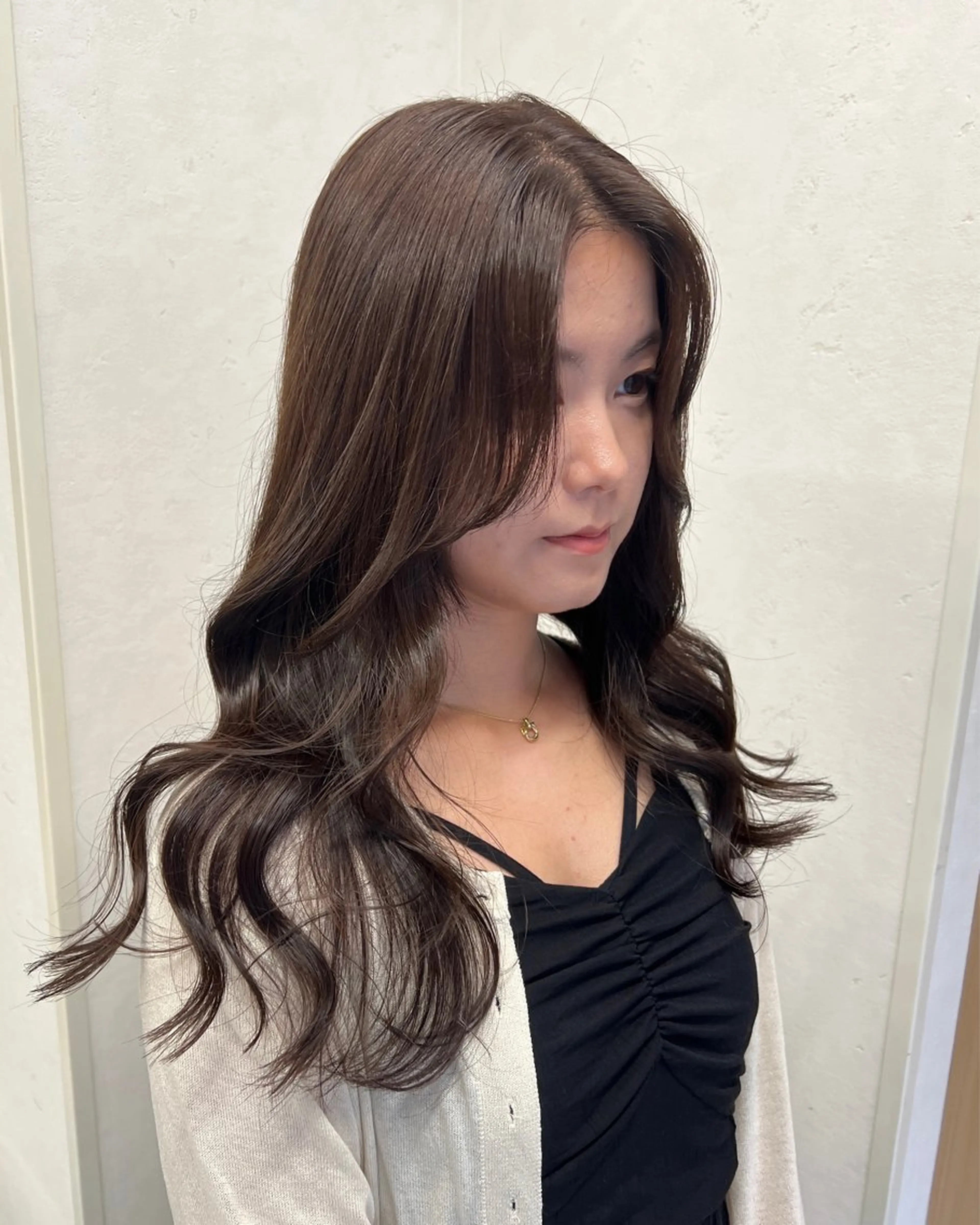 ロング カラー ベージュカラー 透明感カラー 韓国風ヘア カット ヘアセット 透明感カラー/ ダブルカラー /ソラのヘアスタイル