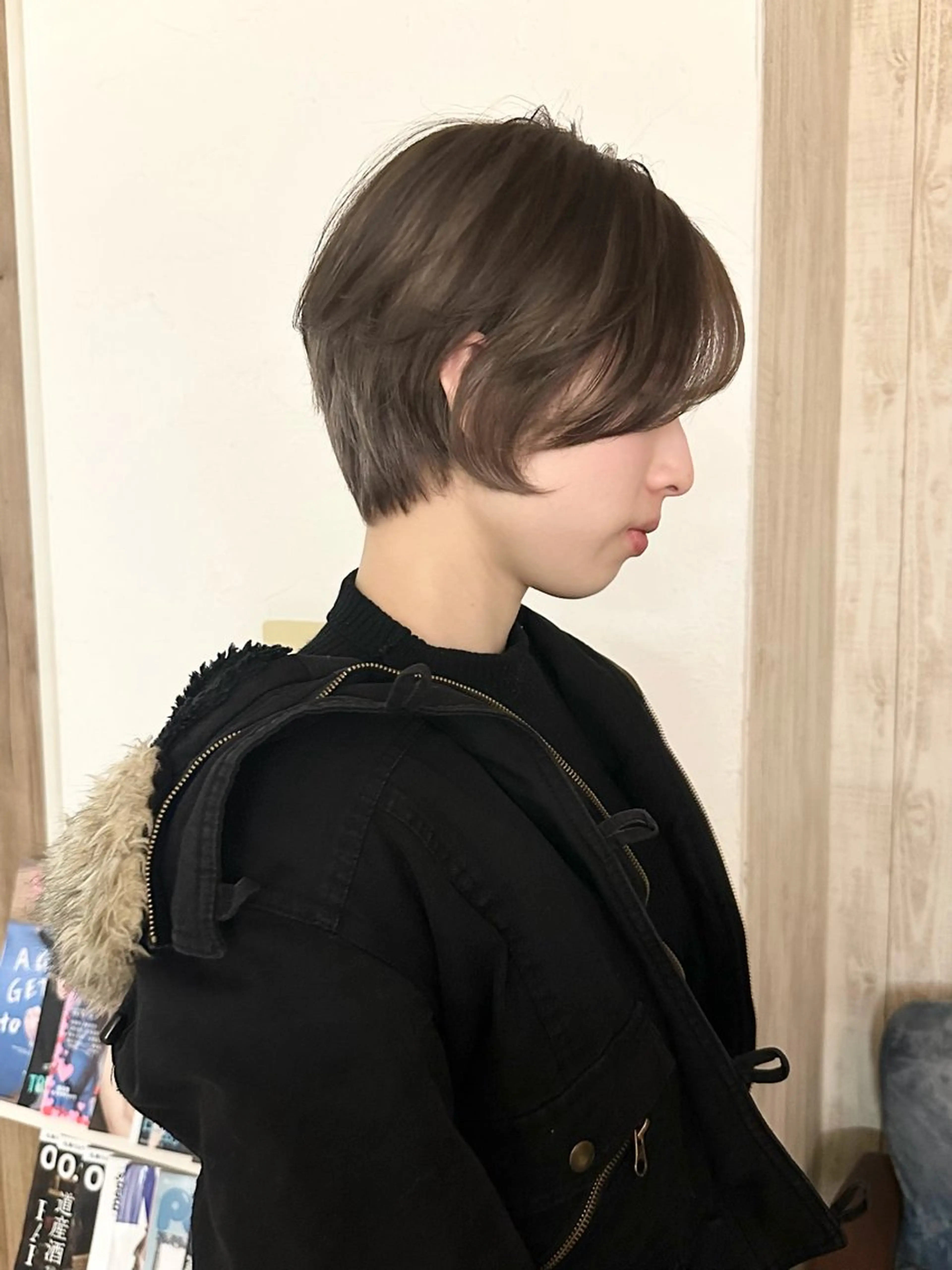 ショート カラー ブリーチ デザインカラー グレージュ ヘアカラー cie ヒナタのヘアスタイル