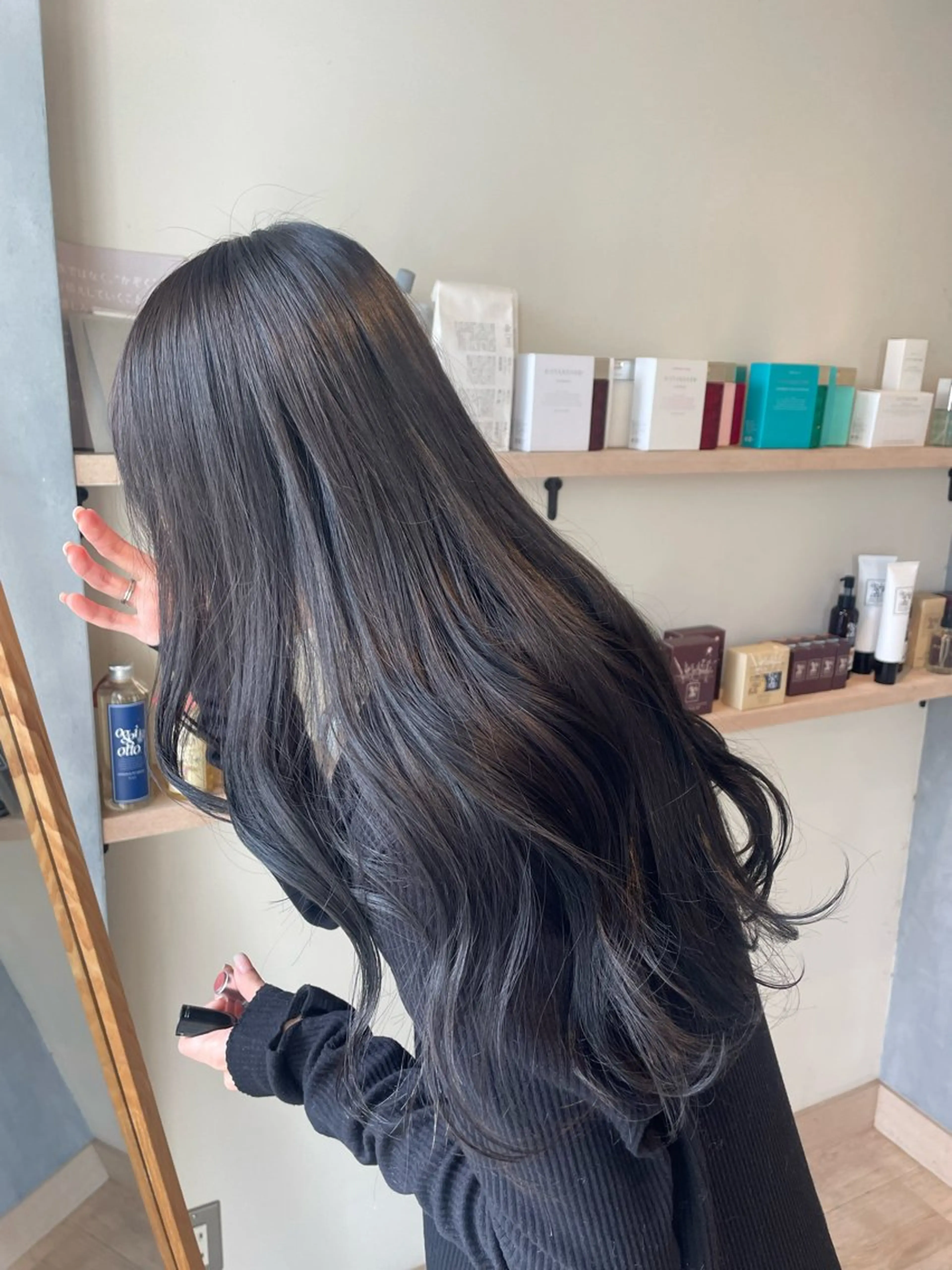 ロング ヘアカラー トリートメント アイナ ROCCOのヘアスタイル