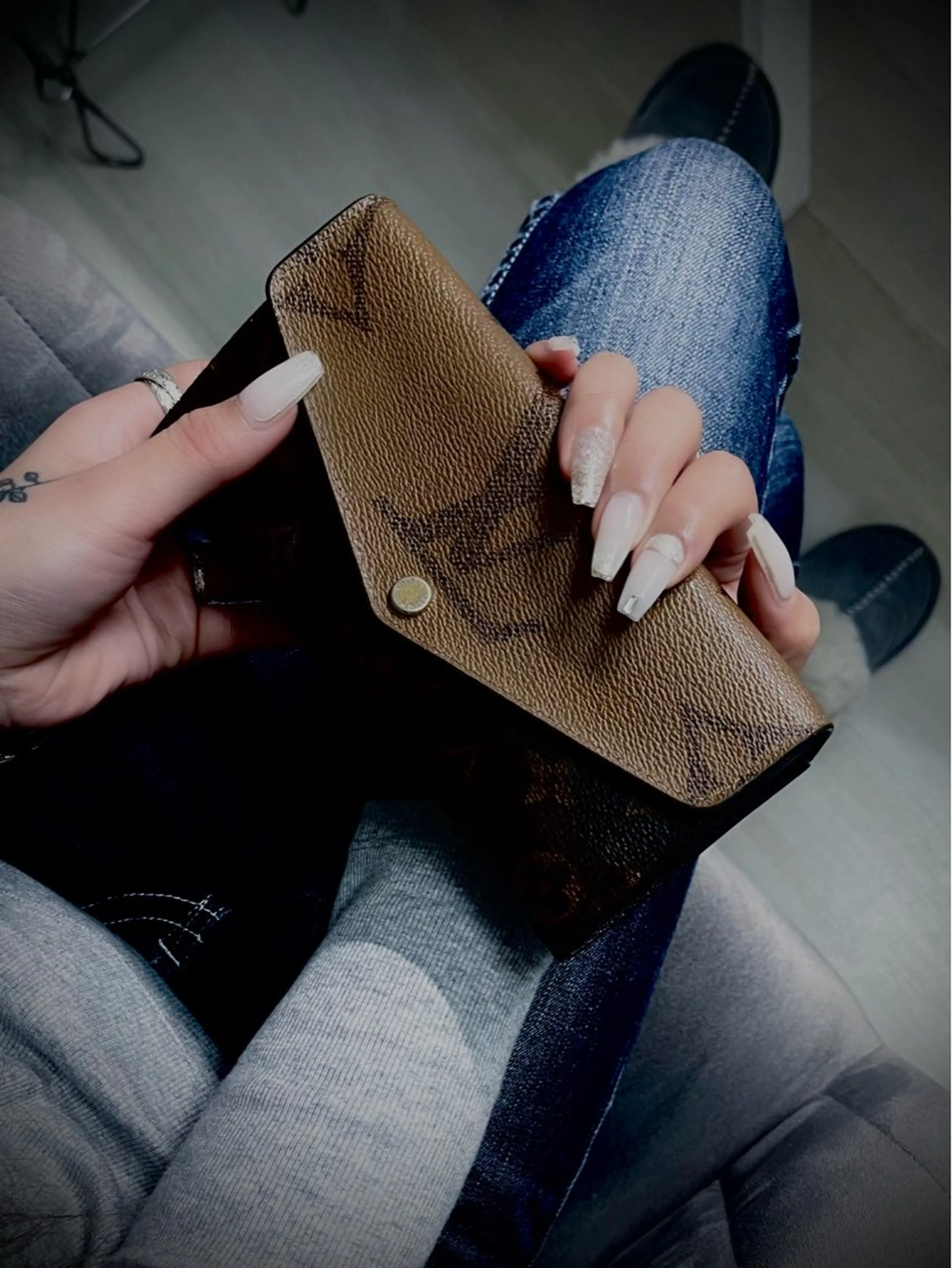 ネイル キラキラネイル マグネットネイル ワンカラーネイル スカルプネイル ワンホンネイル nine.🦋 YUKOのネイルデザイン