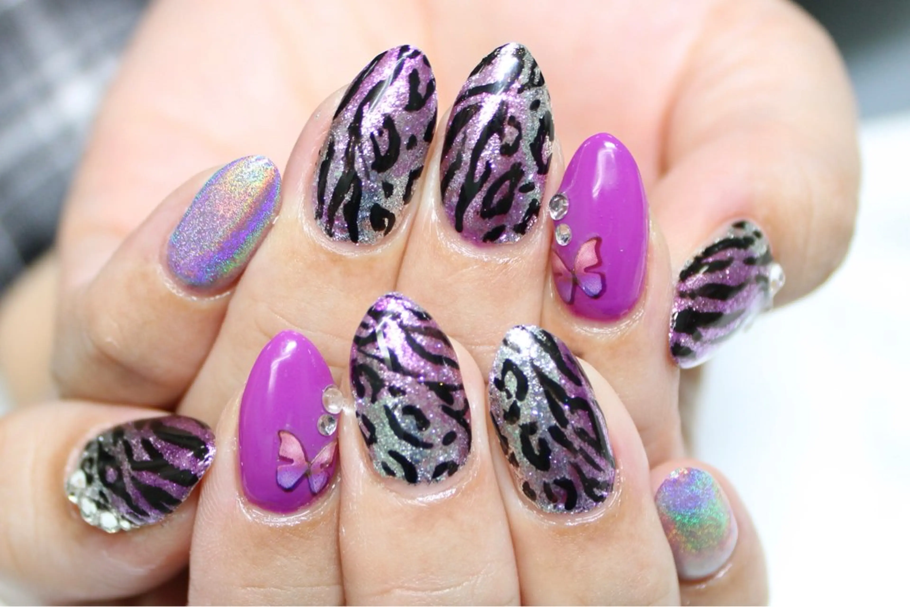 ネイル アートネイル レイジー スワンのネイルデザイン