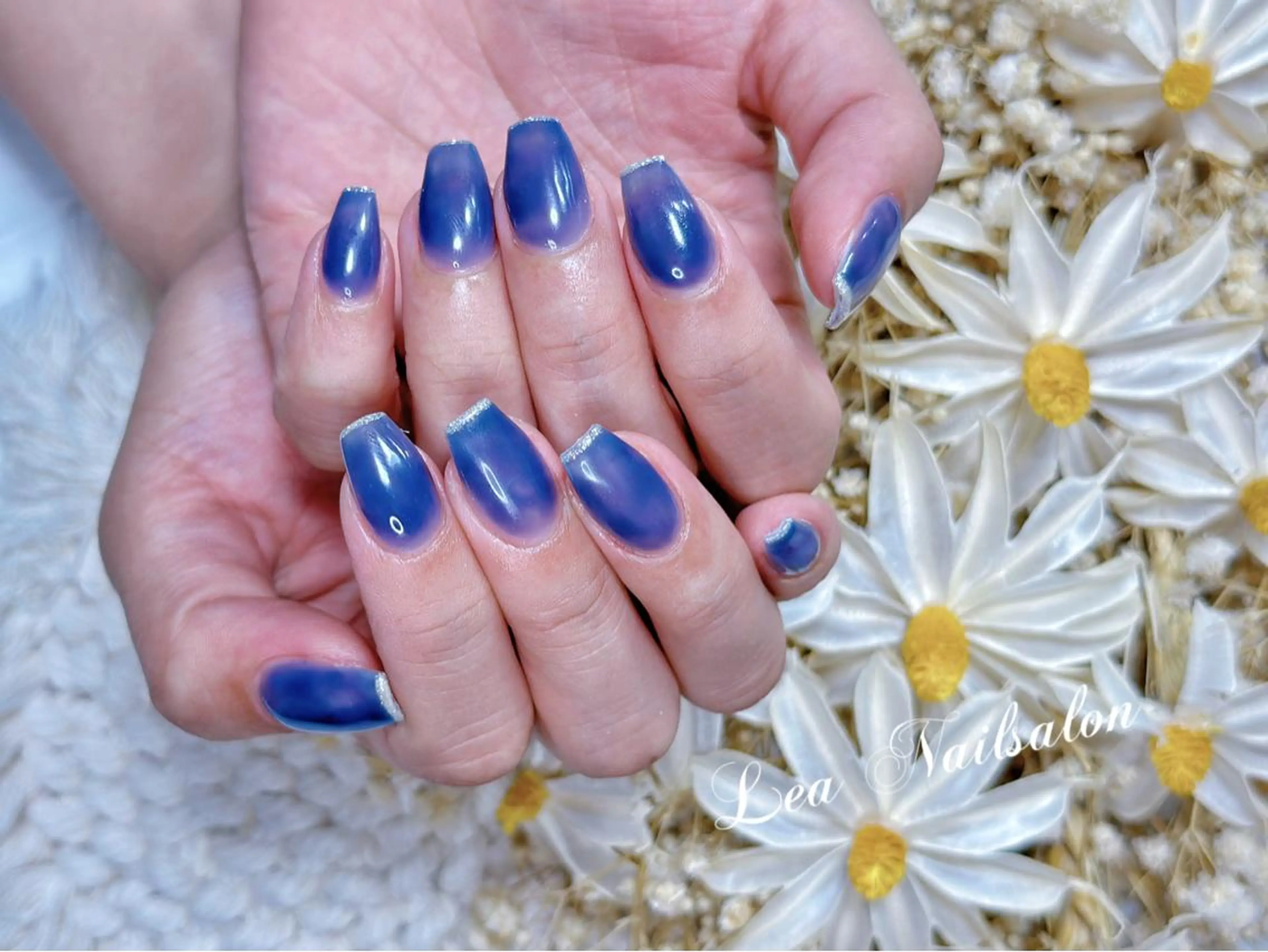 ミディアム カラー ネイル Lea NAILsalon所属・Le’a NailSalonのネイルデザイン